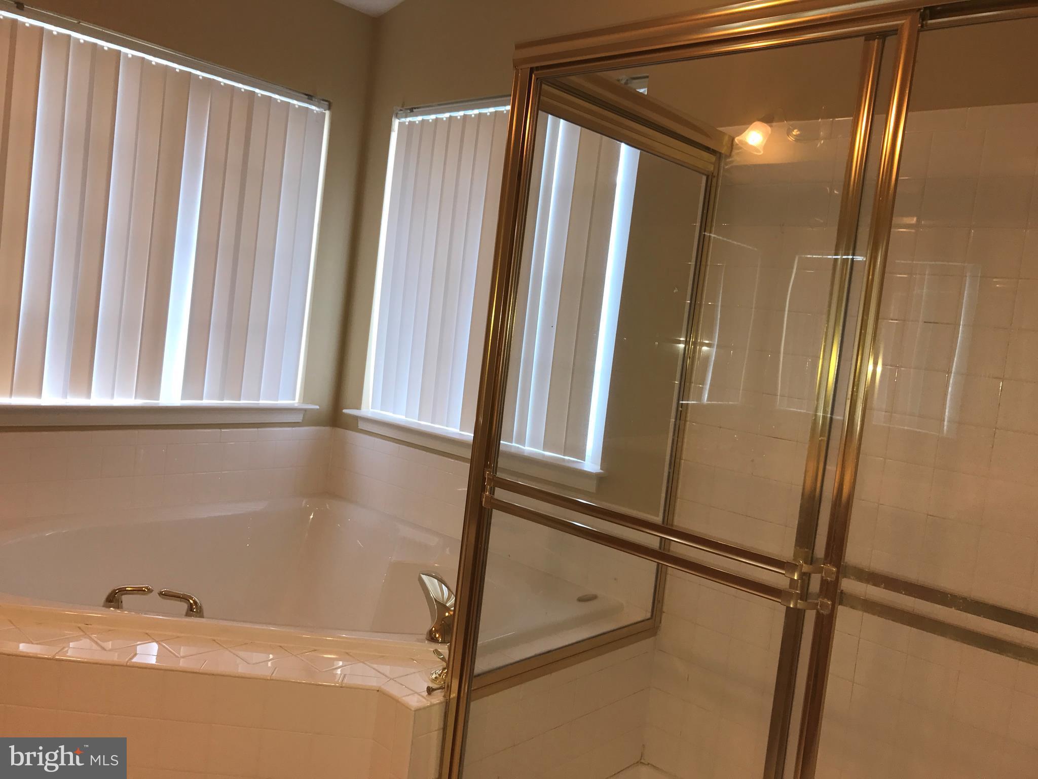 BLOOMS CROSSING - Residential Lease