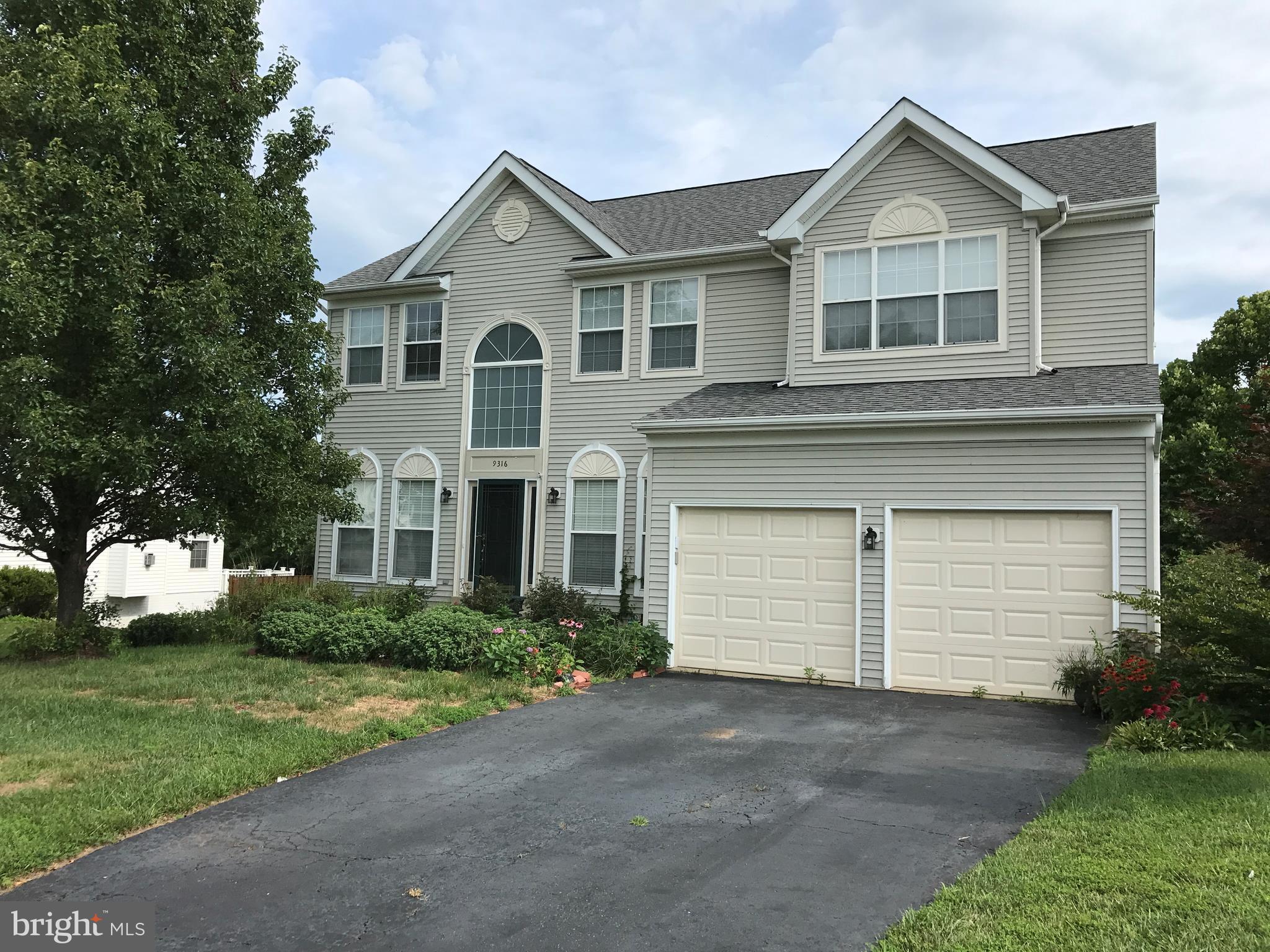 BLOOMS CROSSING - Residential Lease