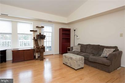 SHIRLINGTON - Residential Lease