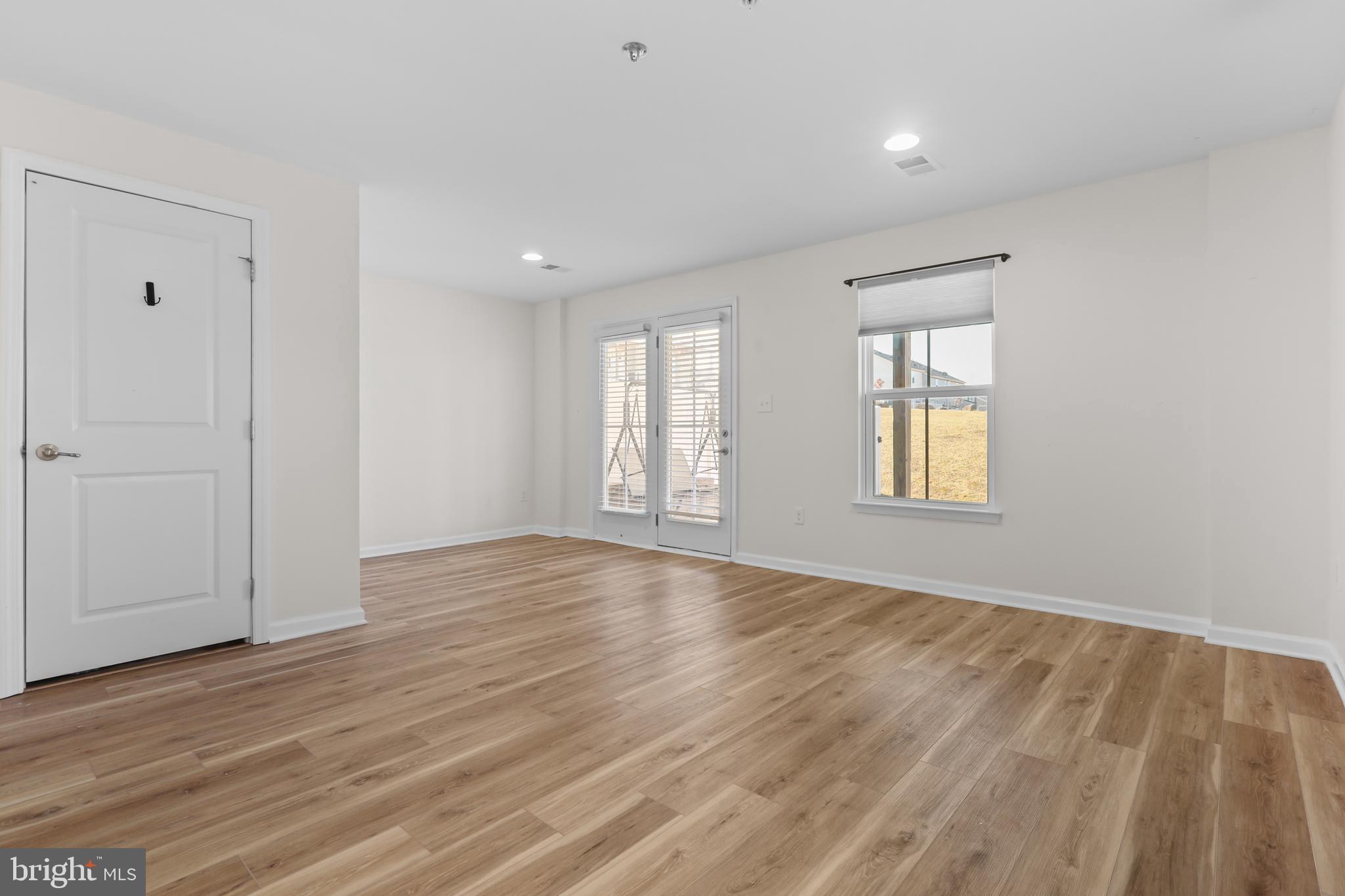 MAGNESS MILL - Residential