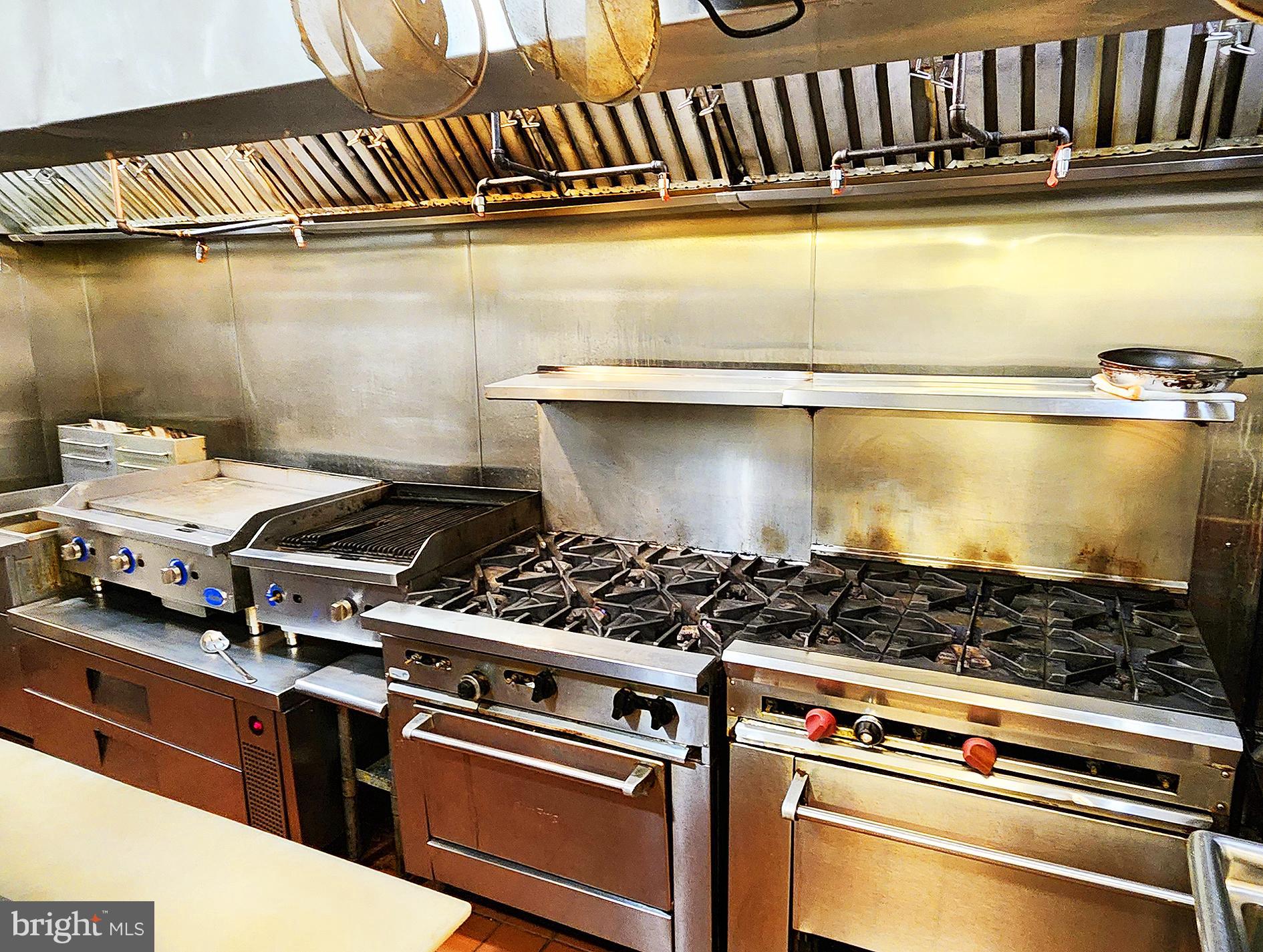 POINT BREEZE - Commercial Lease
