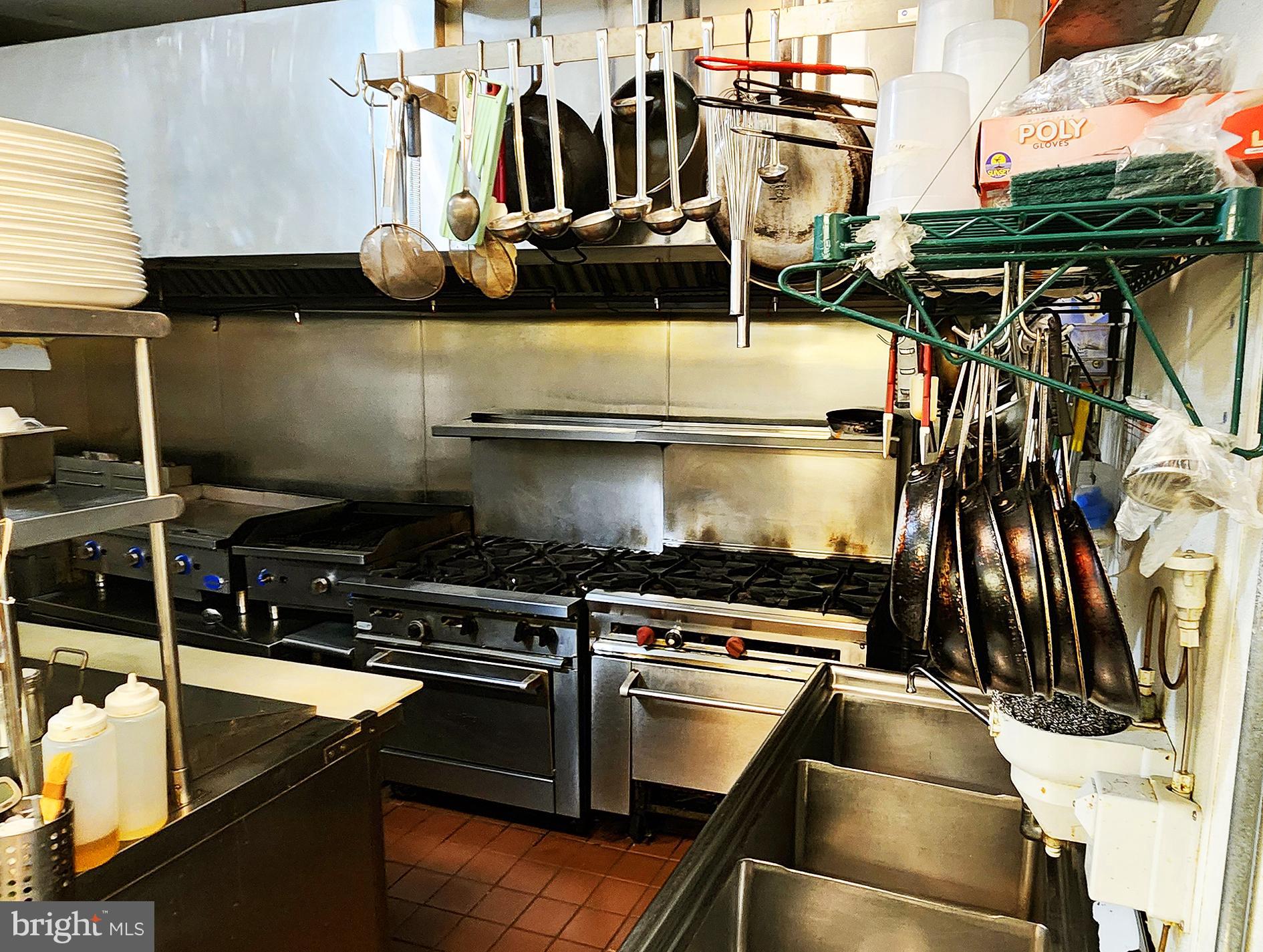POINT BREEZE - Commercial Lease