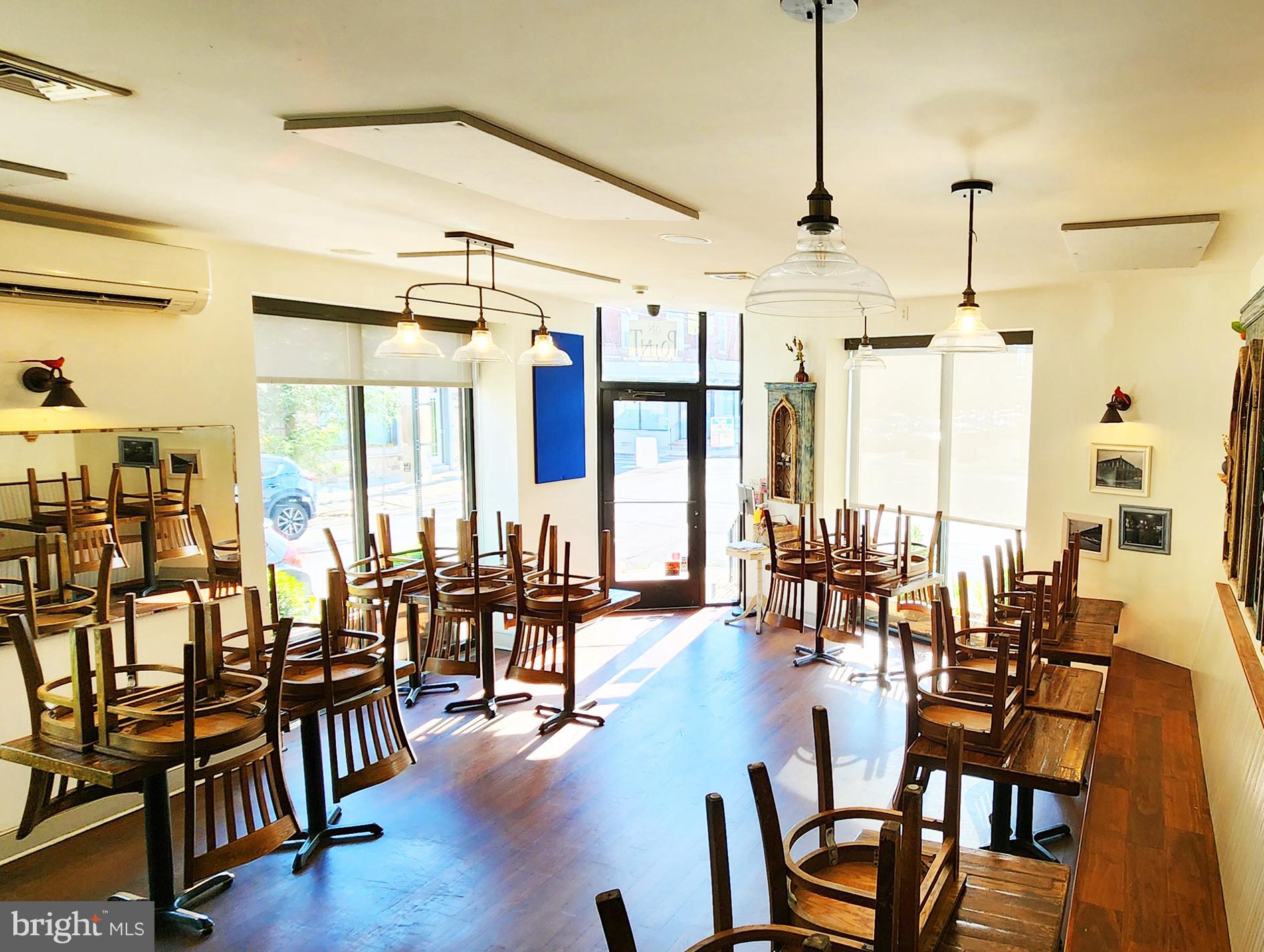 POINT BREEZE - Commercial Lease