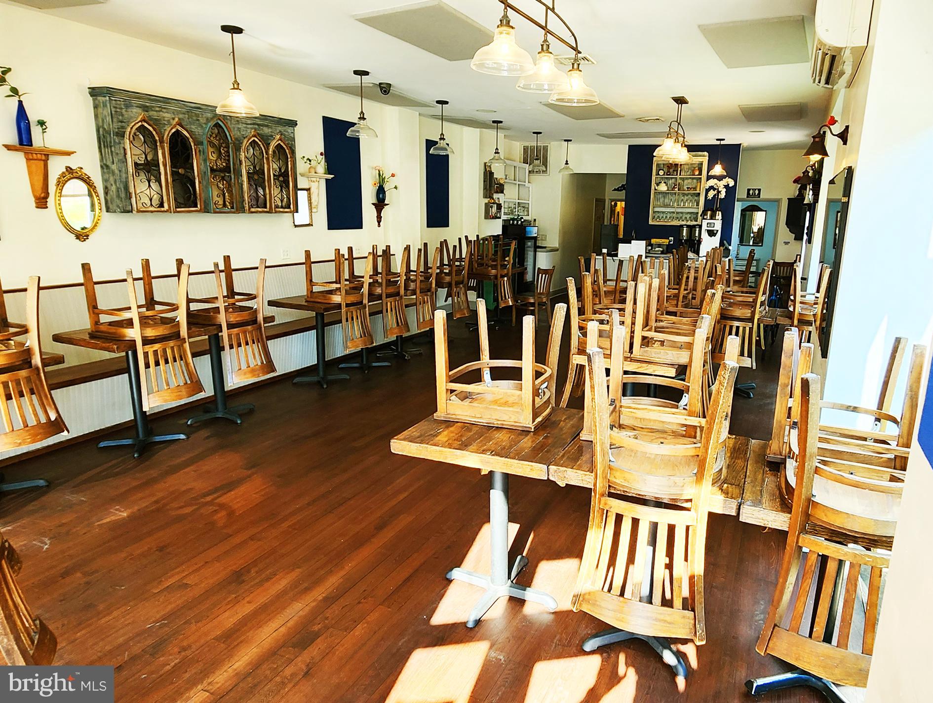 POINT BREEZE - Commercial Lease