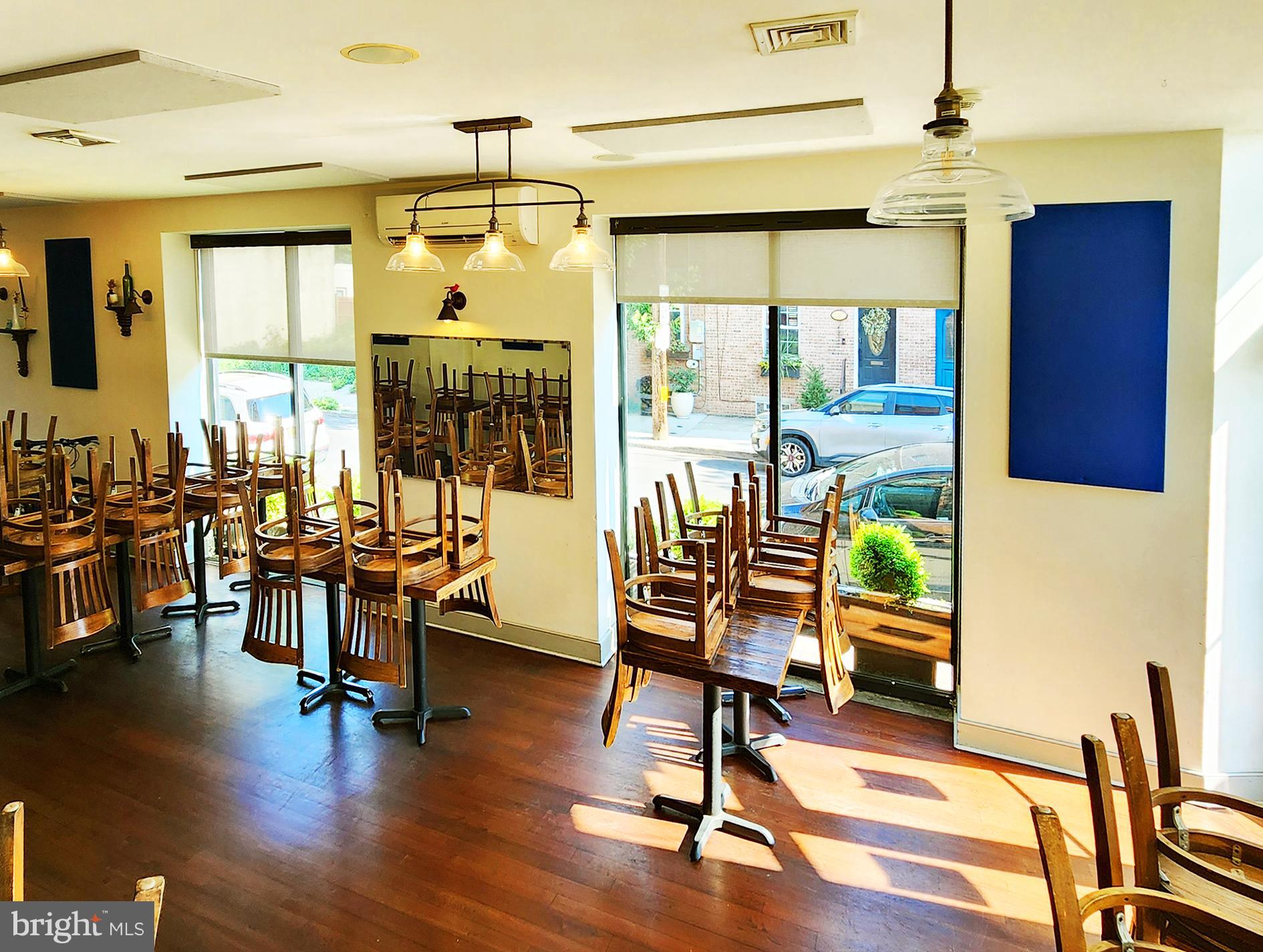 POINT BREEZE - Commercial Lease