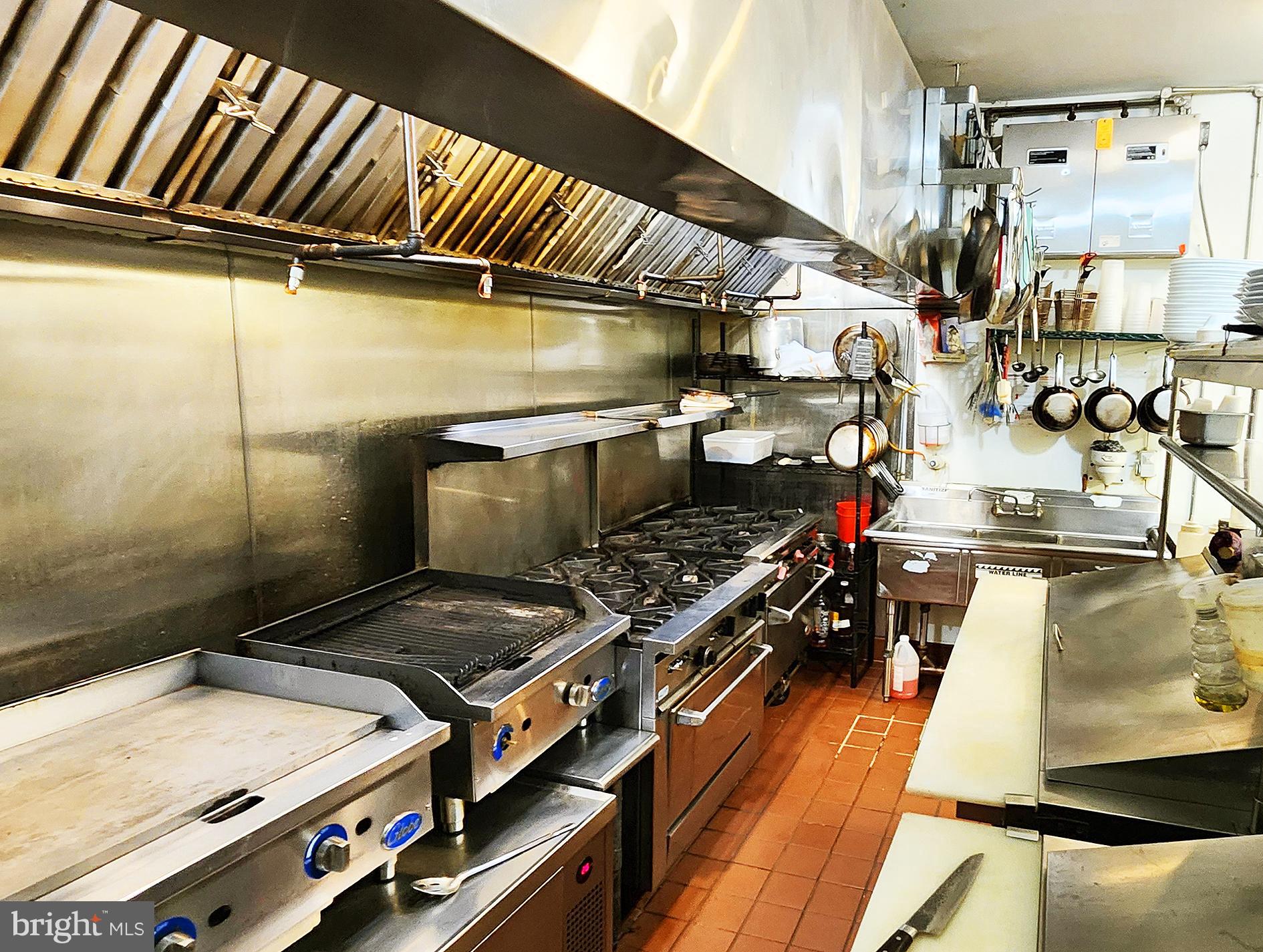 POINT BREEZE - Commercial Lease
