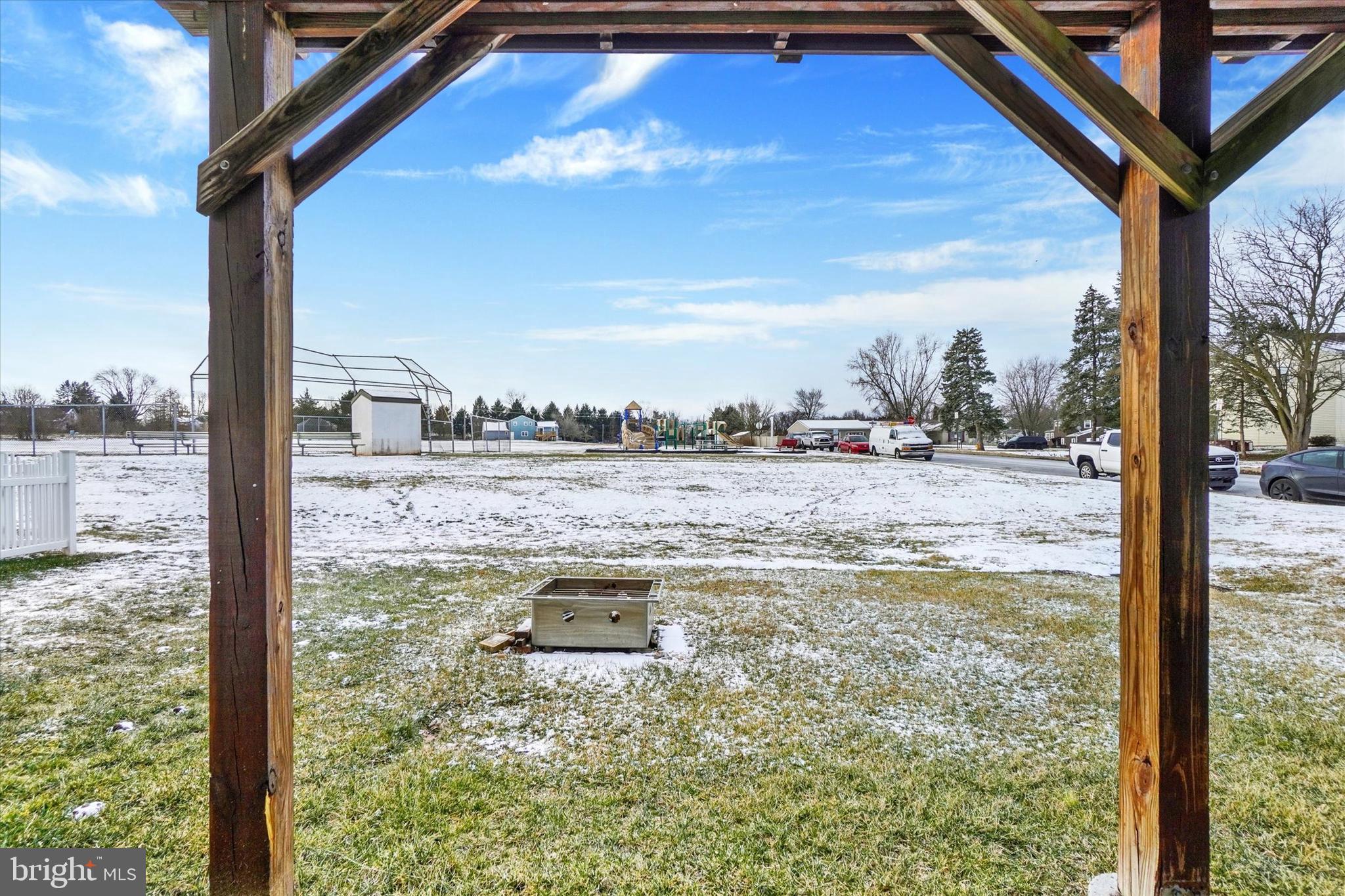 SALEM RUN TOWNHOMES - Residential