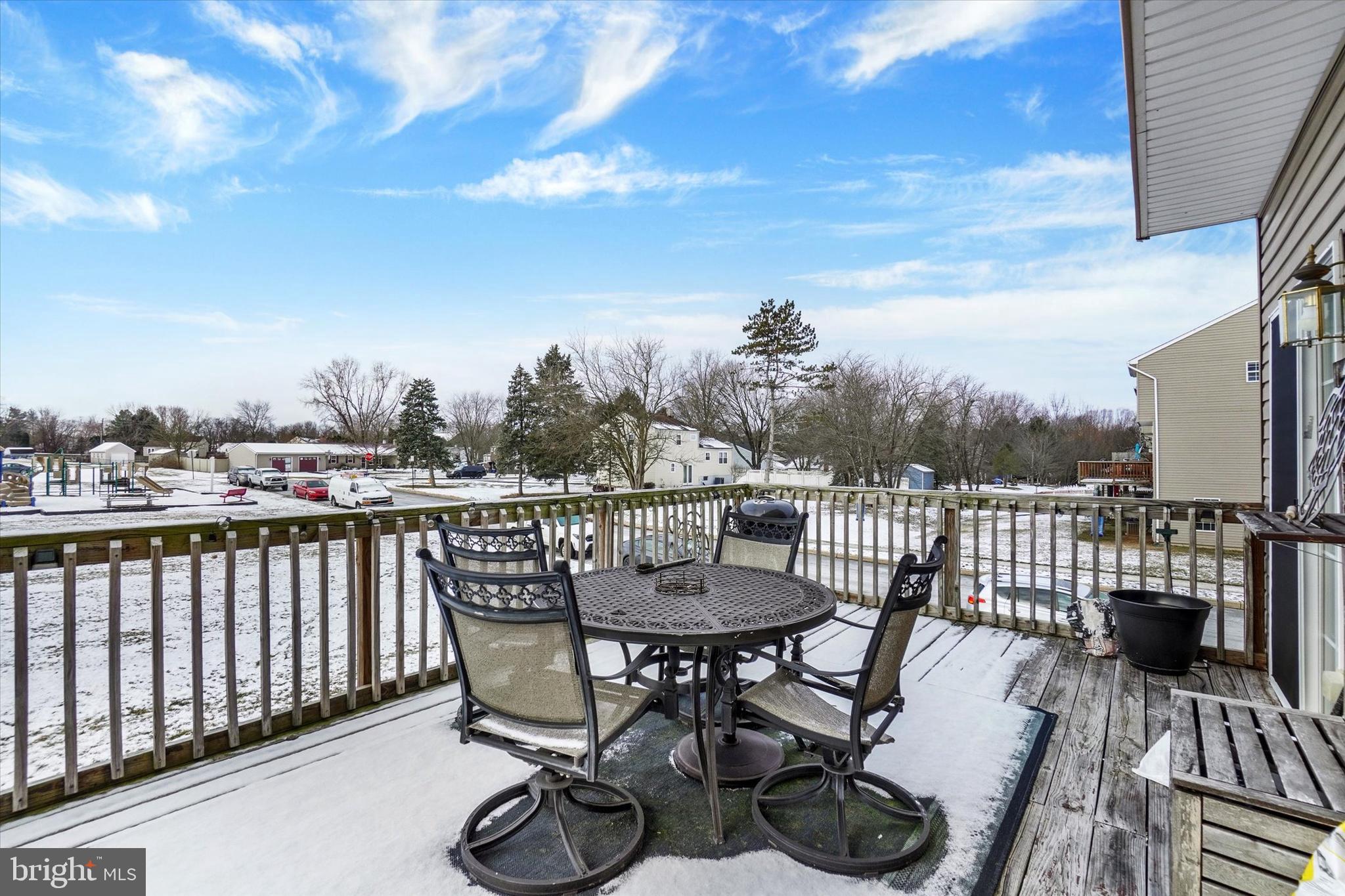 SALEM RUN TOWNHOMES - Residential