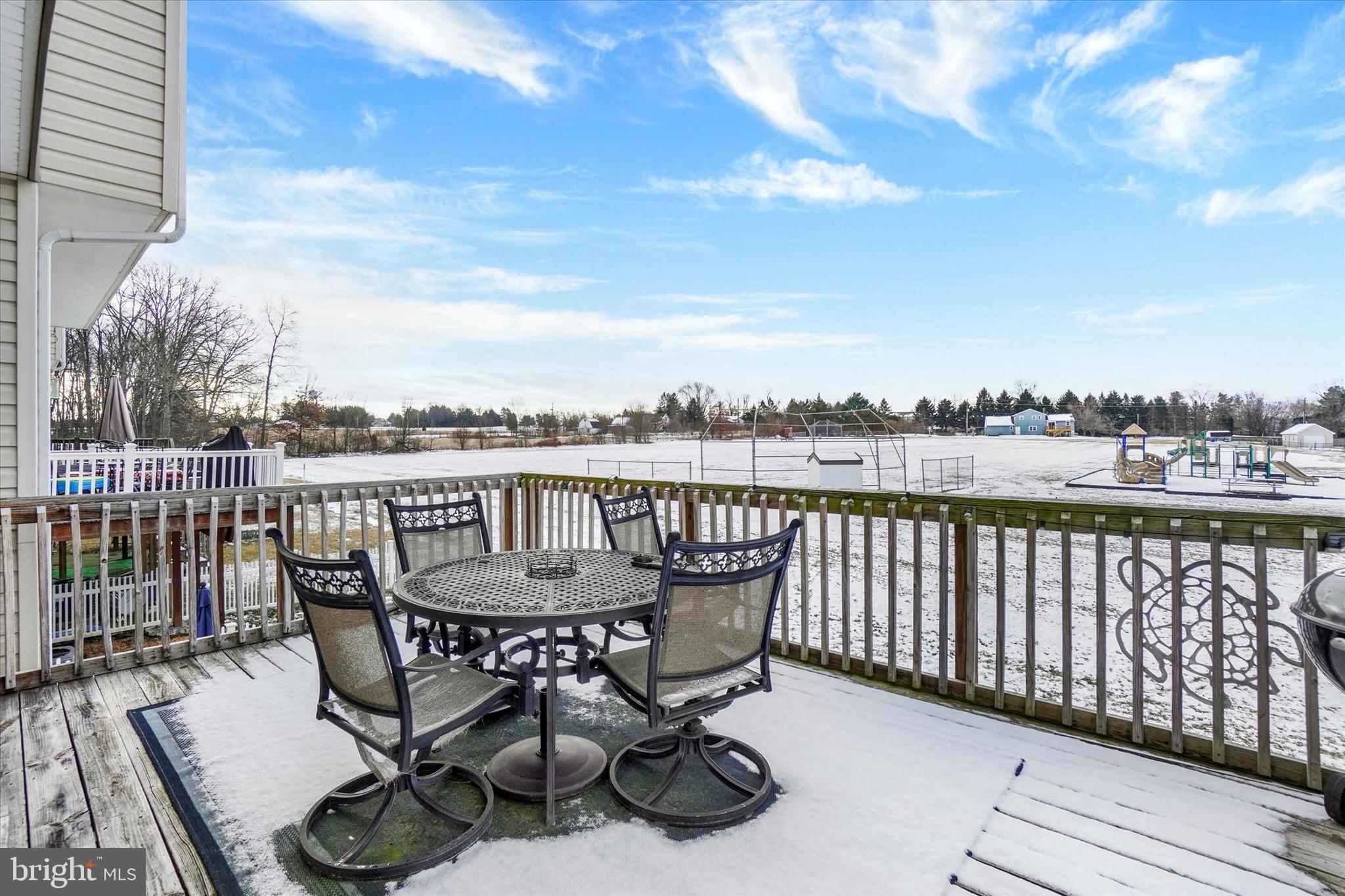 SALEM RUN TOWNHOMES - Residential