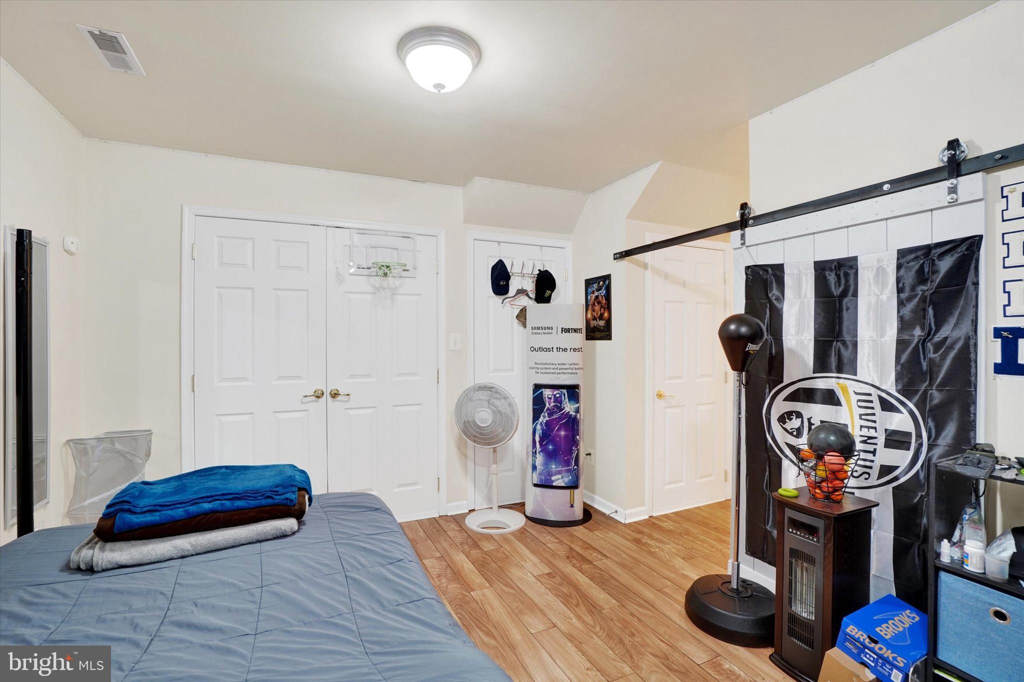 SALEM RUN TOWNHOMES - Residential