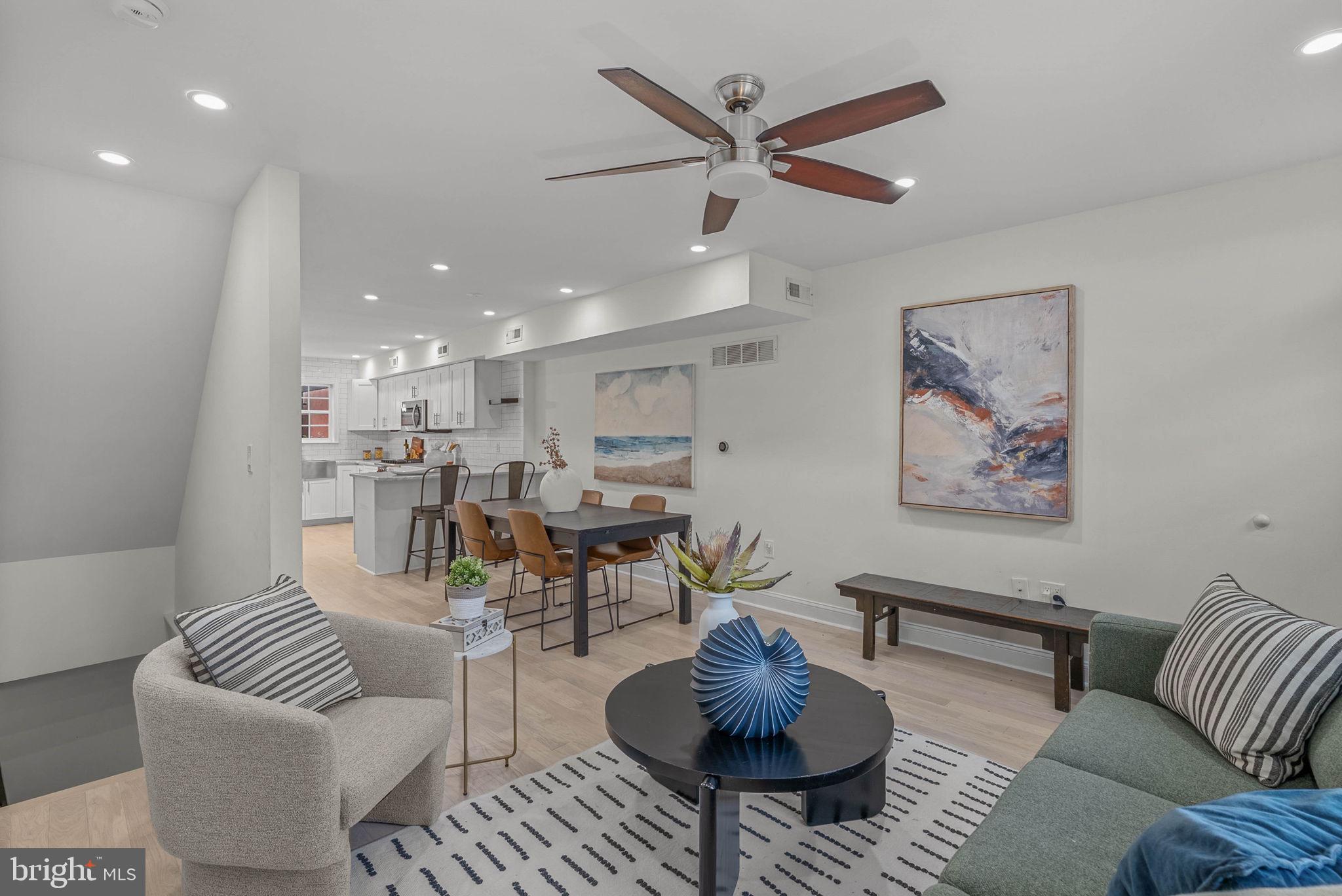 QUEEN VILLAGE - Residential