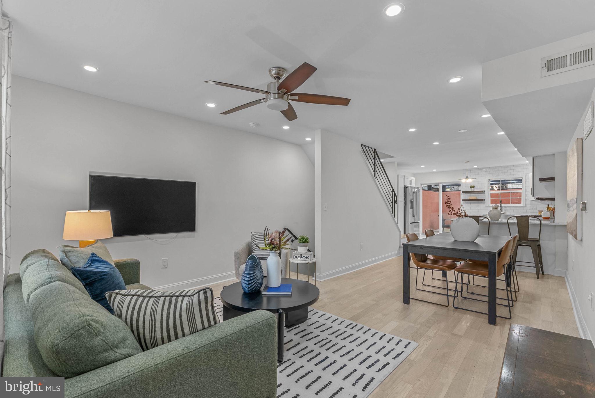 QUEEN VILLAGE - Residential