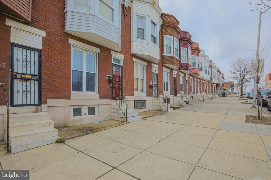 Turn key Beautiful home ready for a new family to live in or an investor to take over and cash flow. This house is very well laid out and ready for its its new owner. Seller relocating.