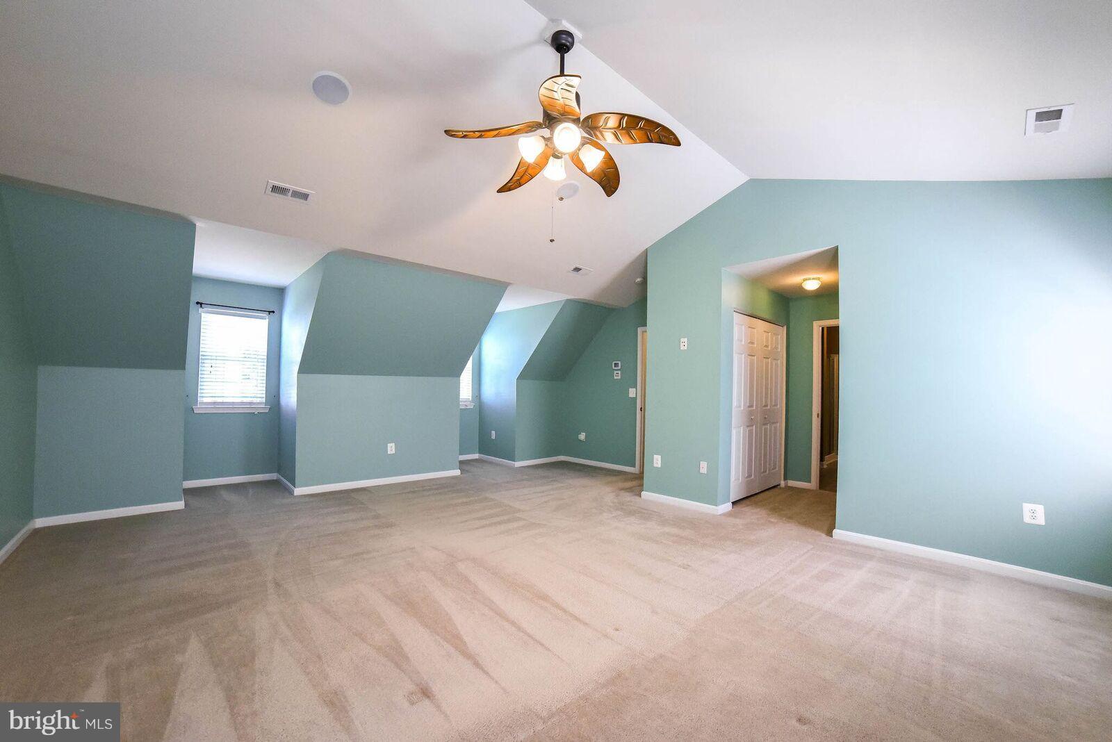 WESTBURY PUB - Residential