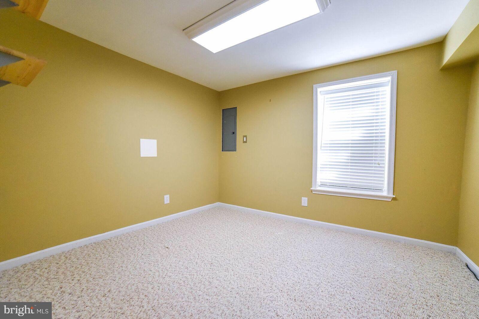 WESTBURY PUB - Residential