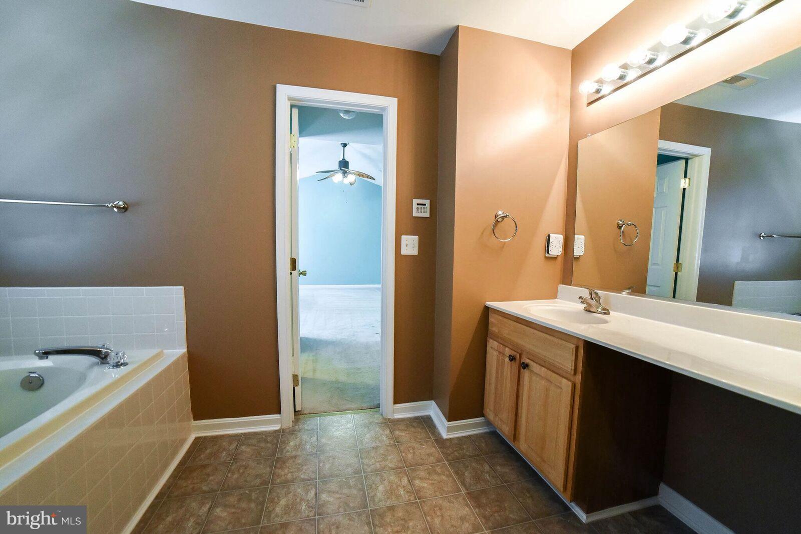 WESTBURY PUB - Residential