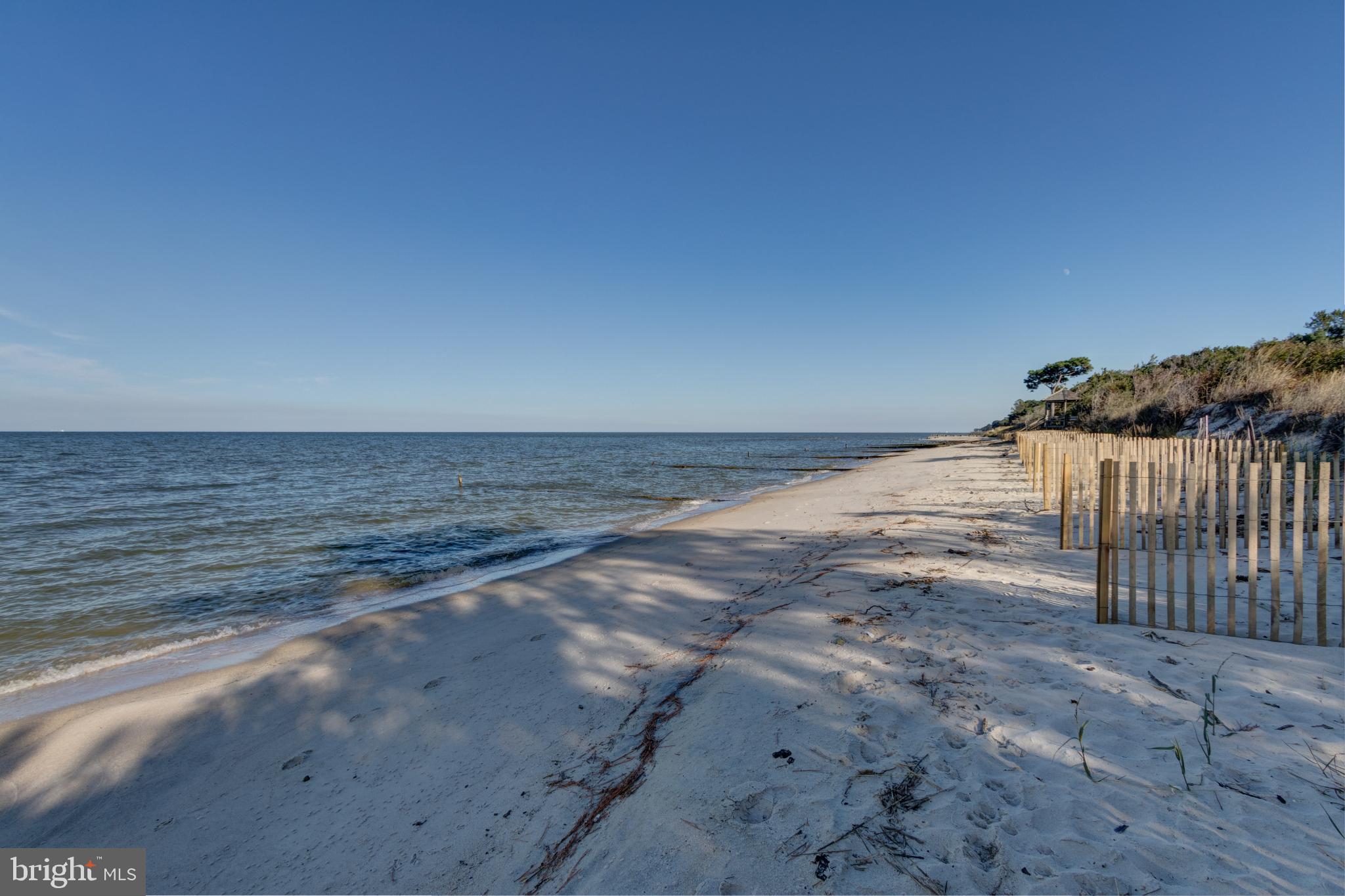 HARBOUR POINTE - Land