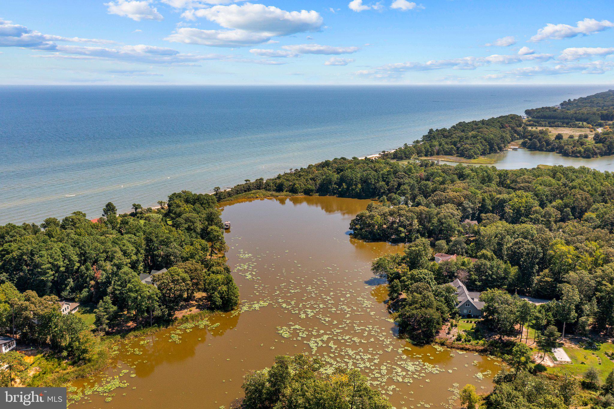 HARBOUR POINTE - Land