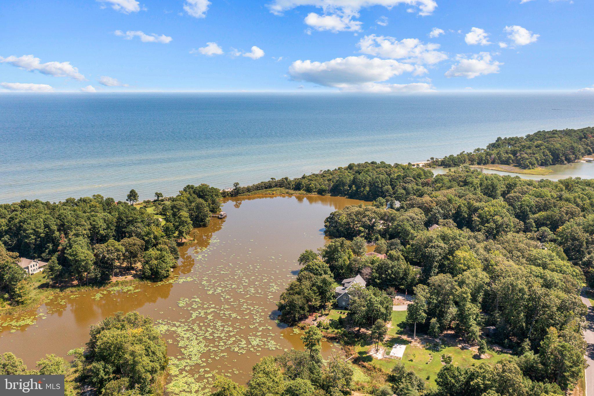 HARBOUR POINTE - Land