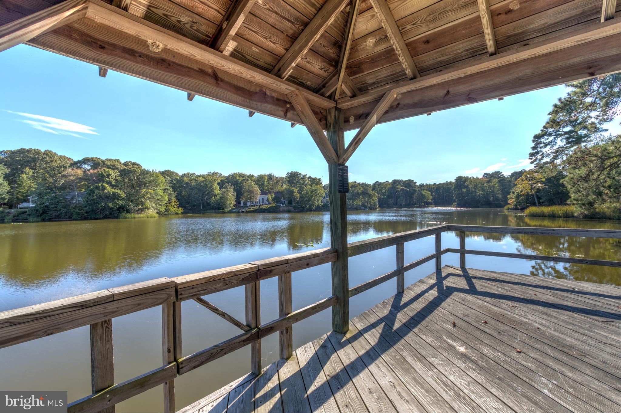 HARBOUR POINTE - Land