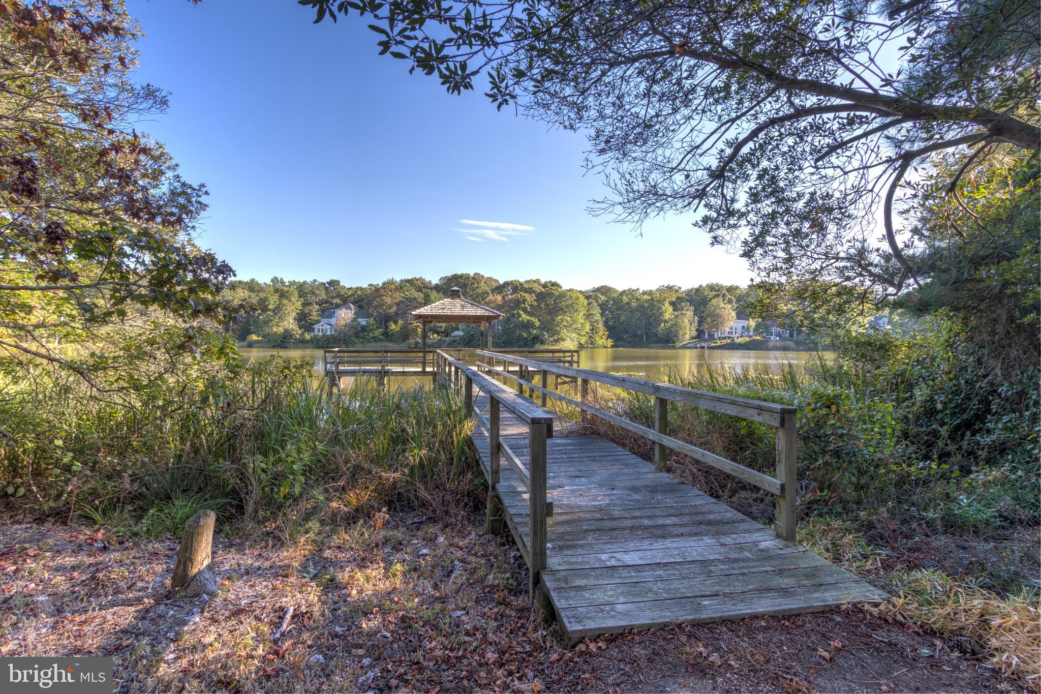 HARBOUR POINTE - Land