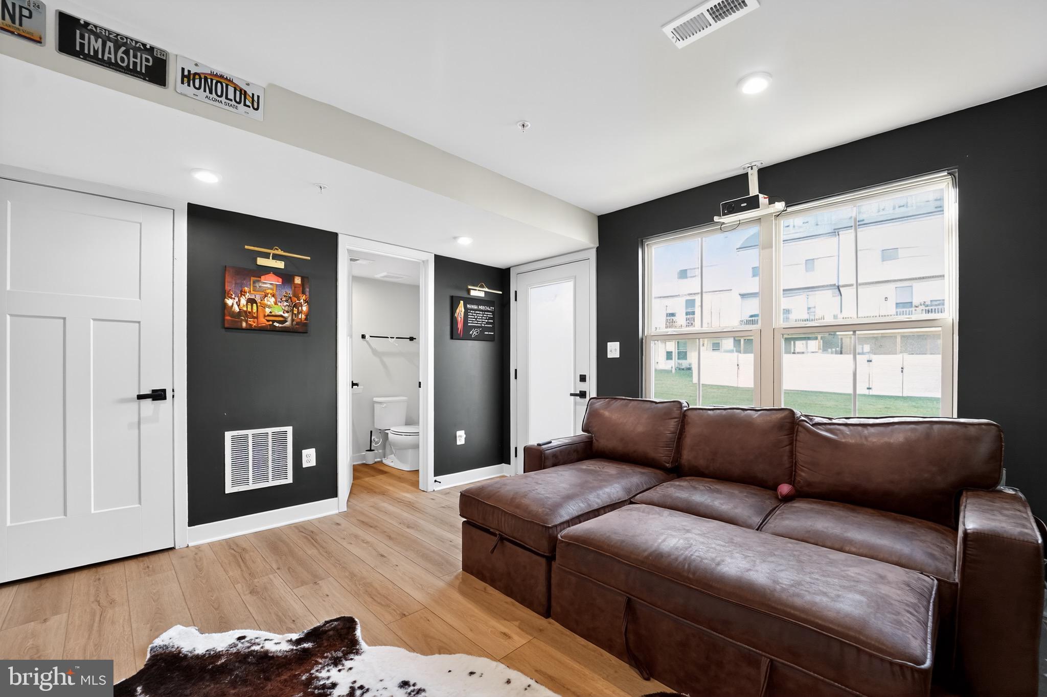 7938 BIG ROUNDTOP RD