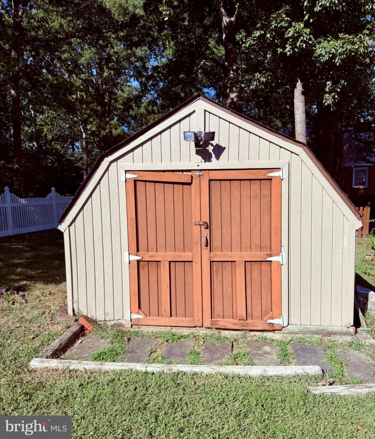 FAIRFAX ACRES - Residential