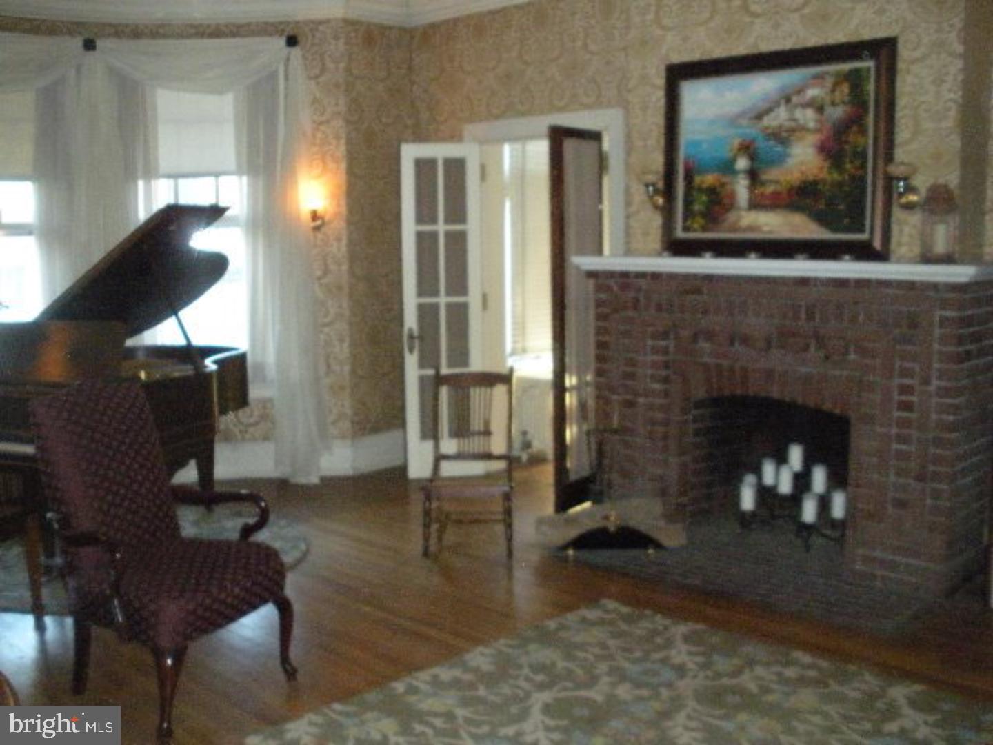 PINE GROVE - Residential