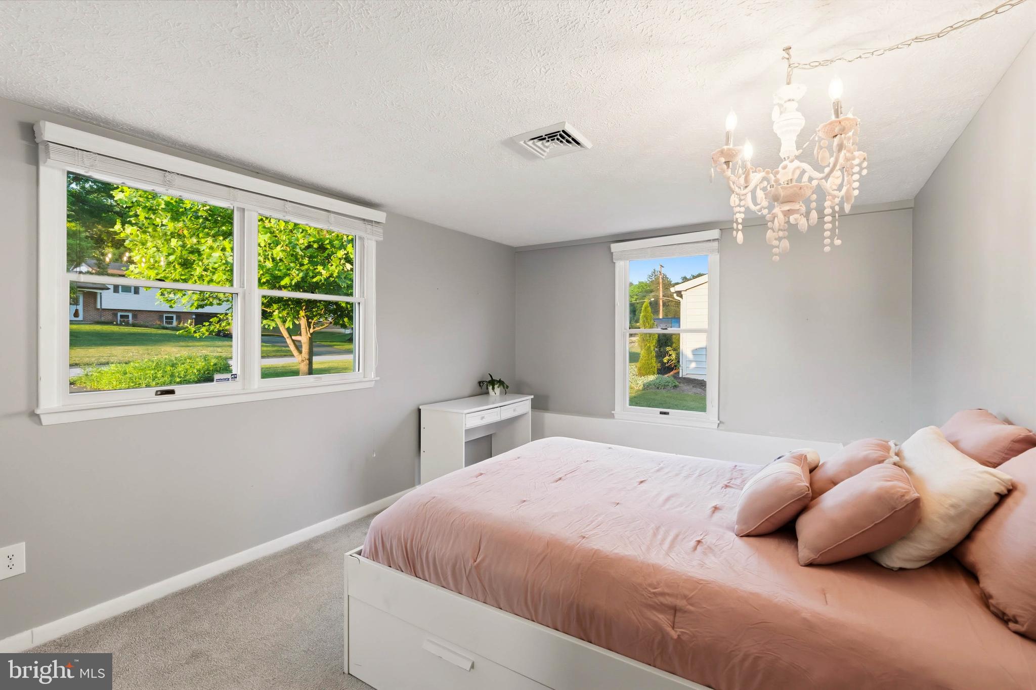 SUNNYBROOK - Residential
