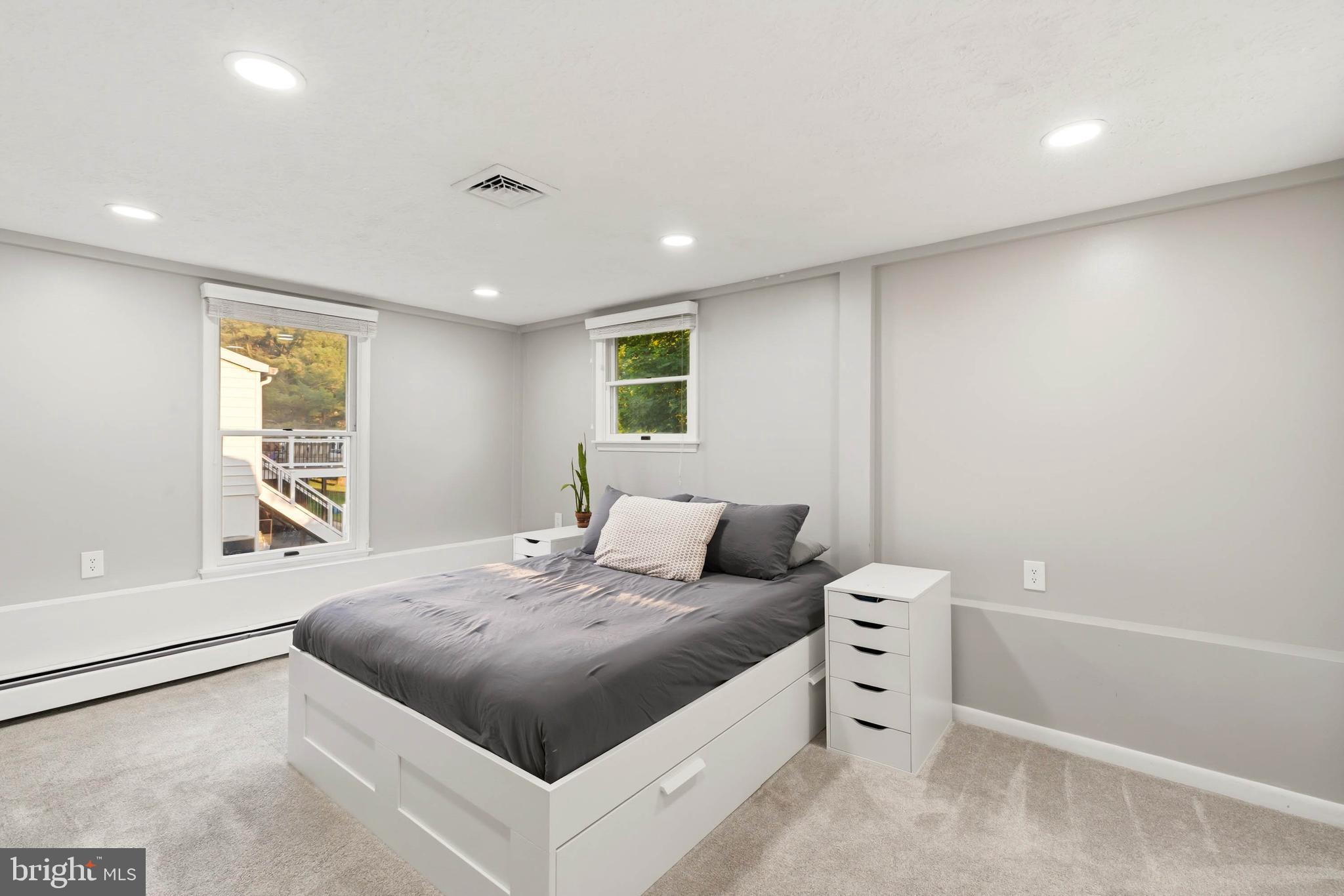 SUNNYBROOK - Residential