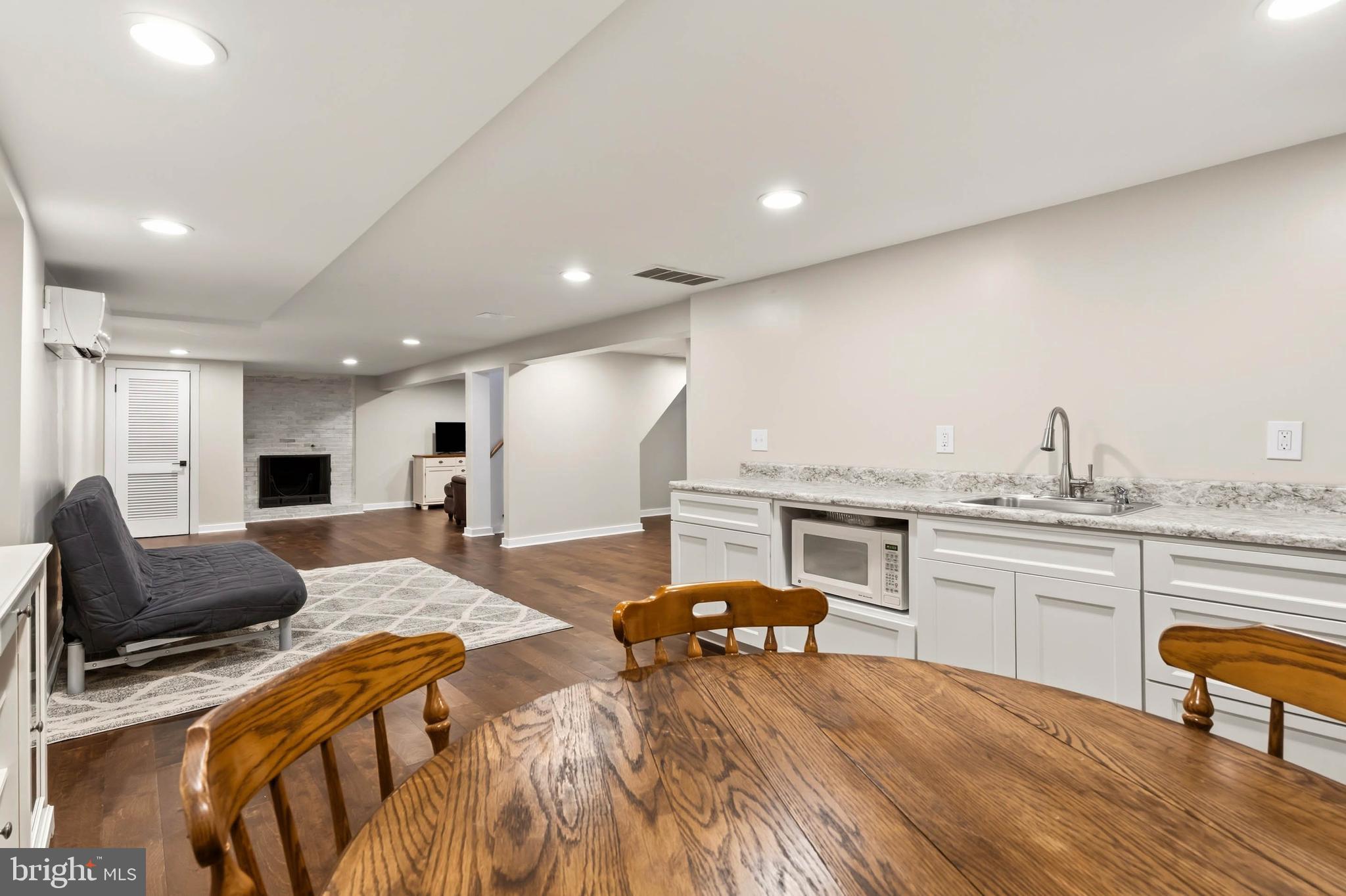 SUNNYBROOK - Residential