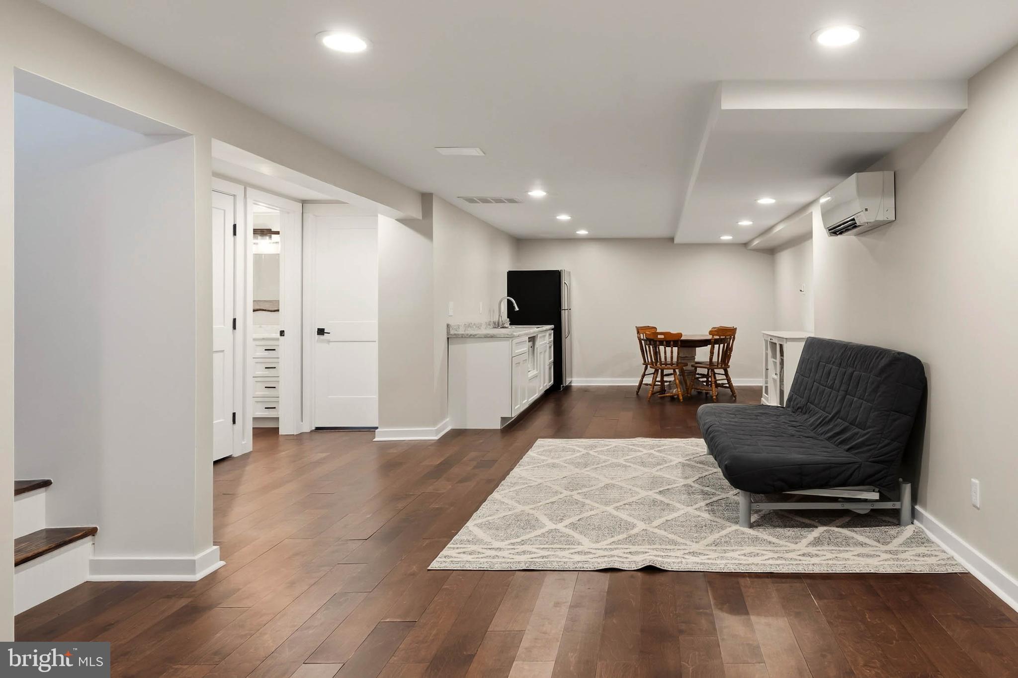 SUNNYBROOK - Residential