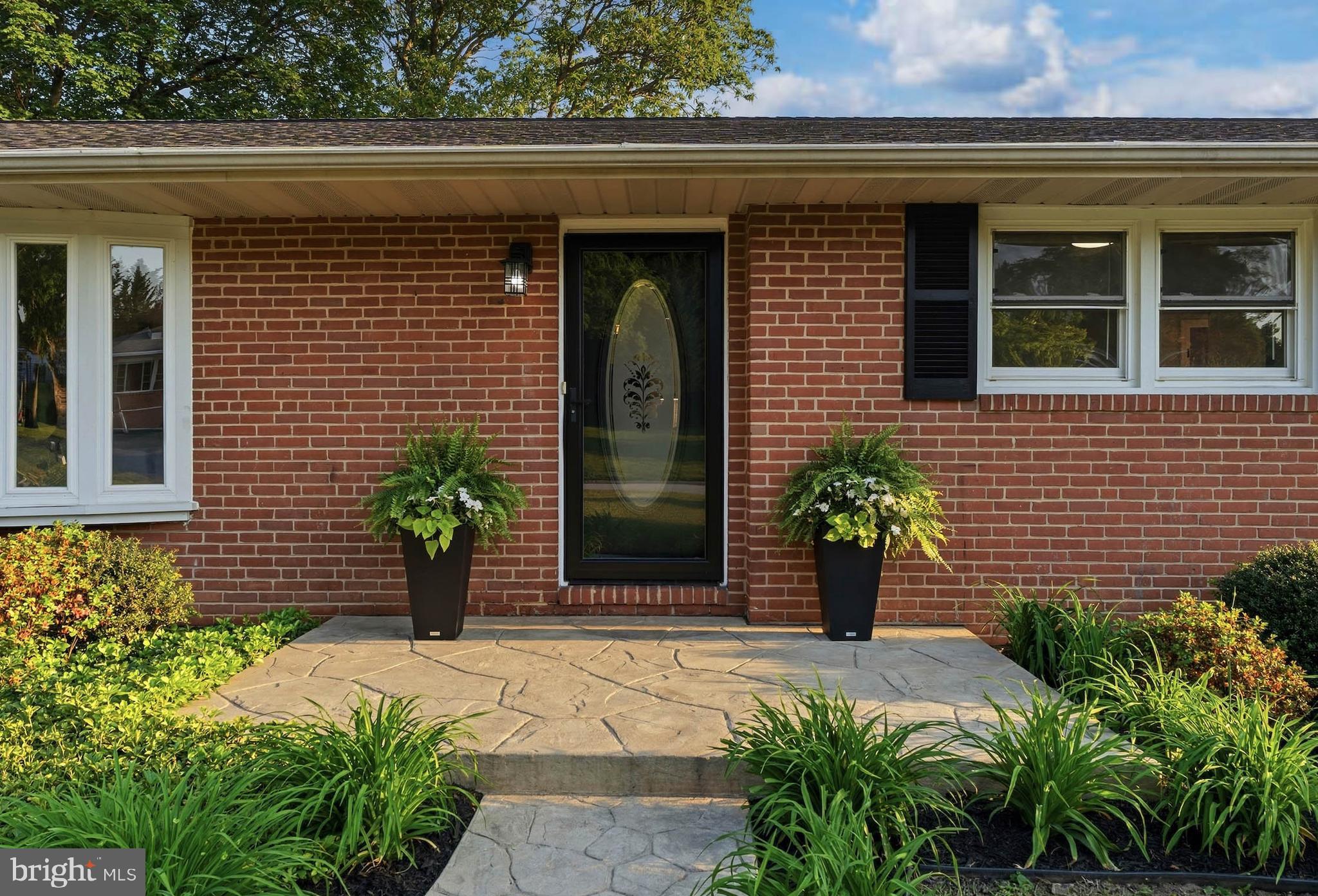 SUNNYBROOK - Residential