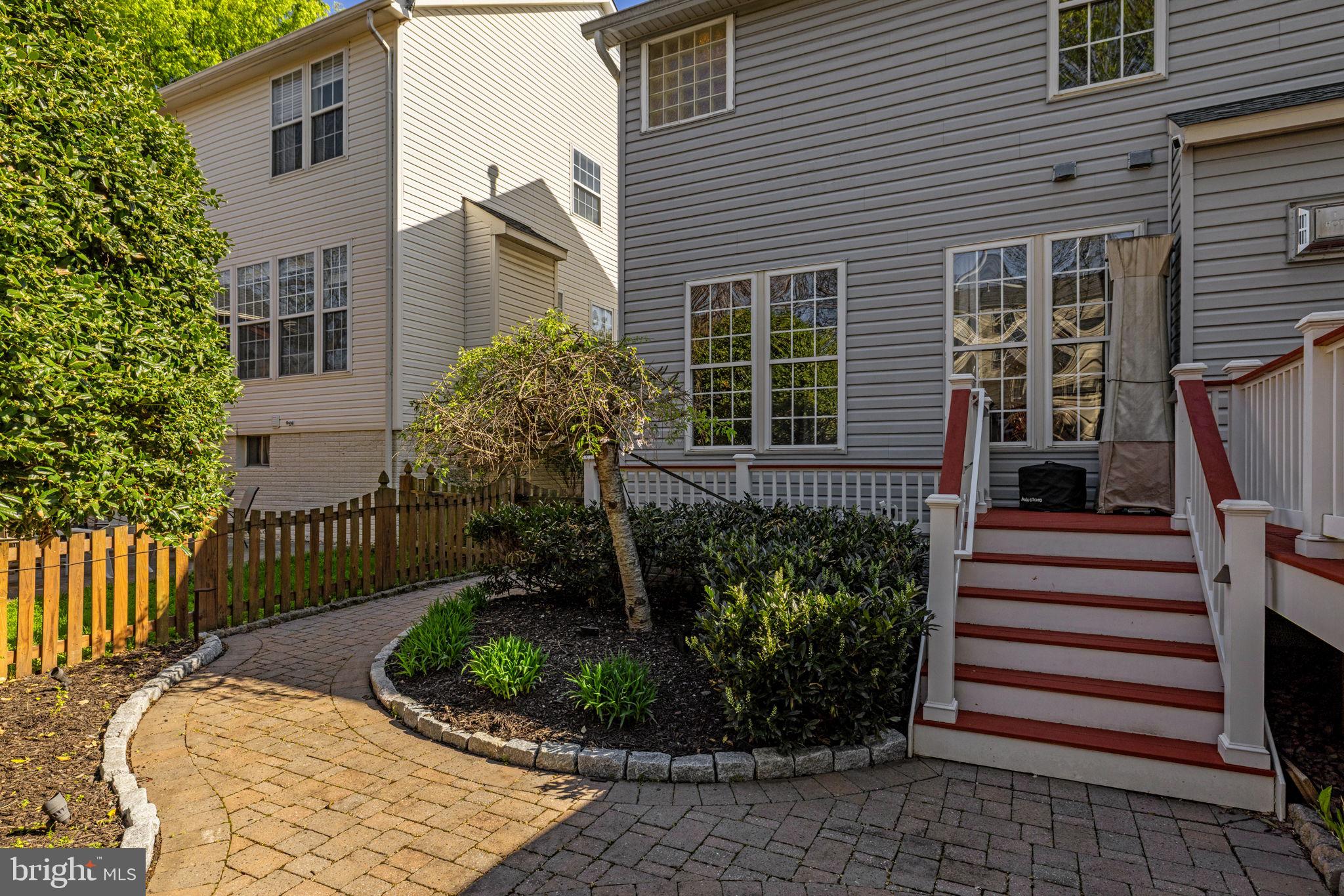 SOUTH RIDING - Residential