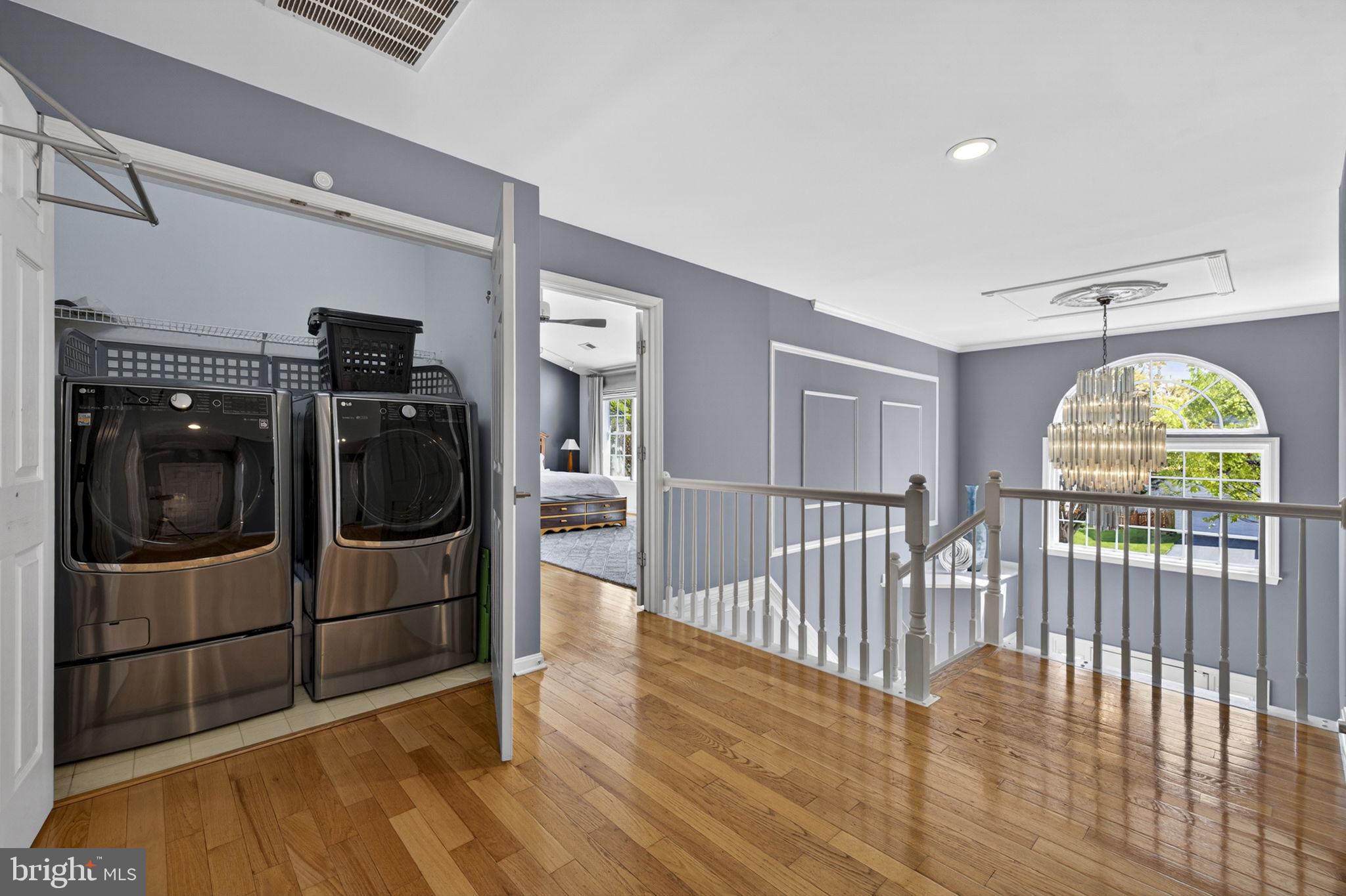 SOUTH RIDING - Residential