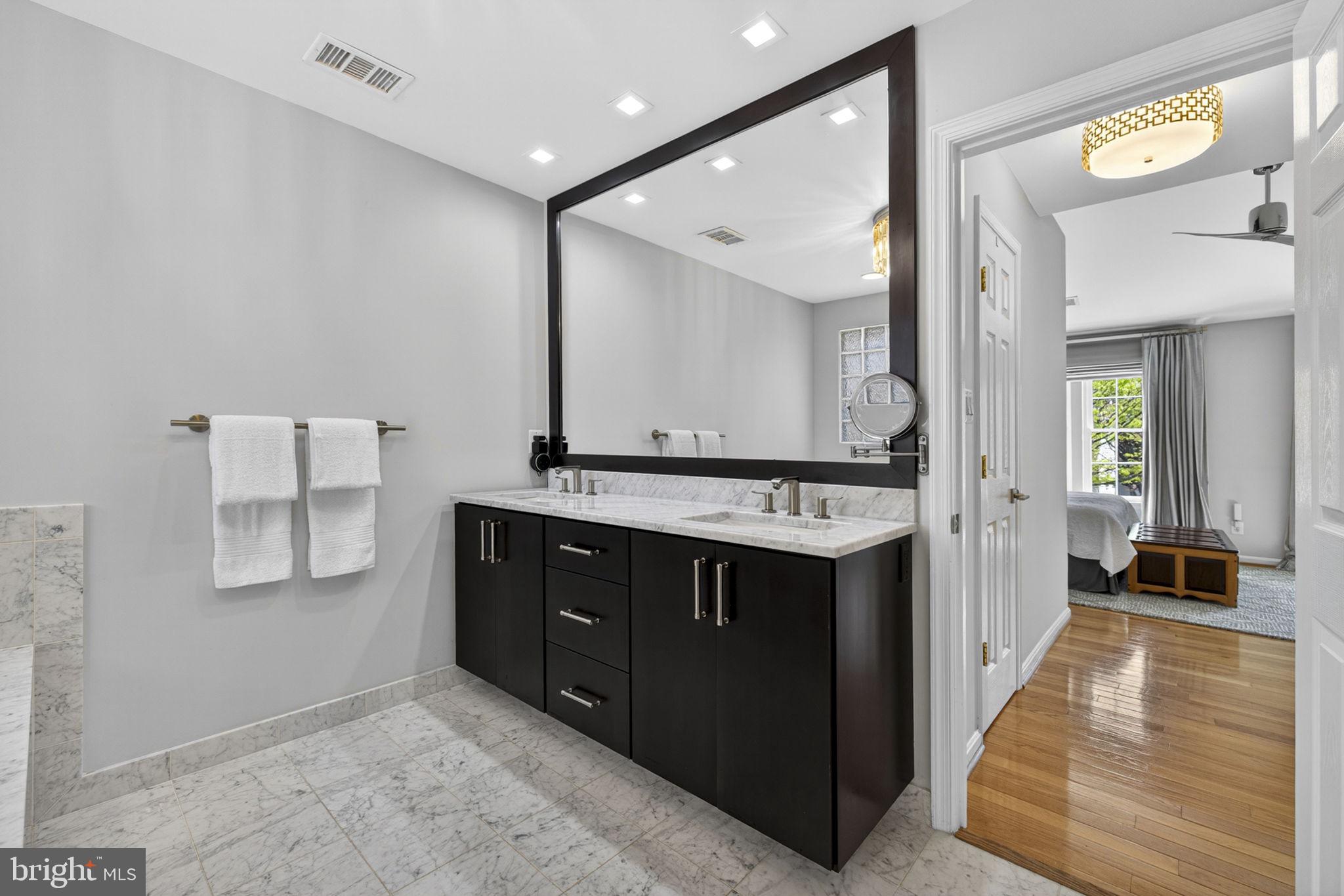 SOUTH RIDING - Residential