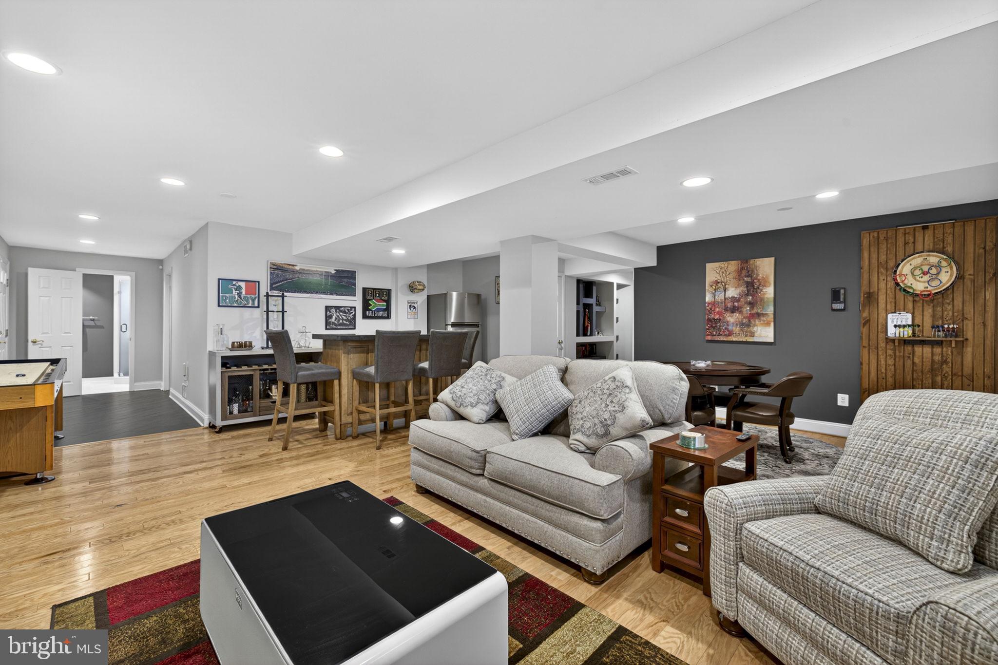 SOUTH RIDING - Residential