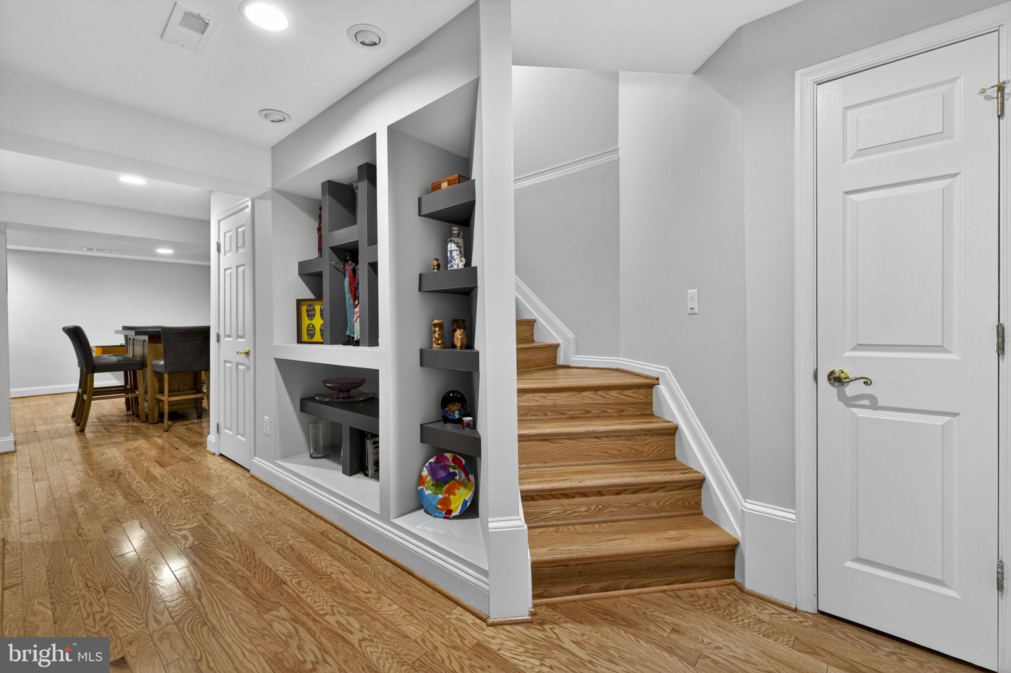 SOUTH RIDING - Residential