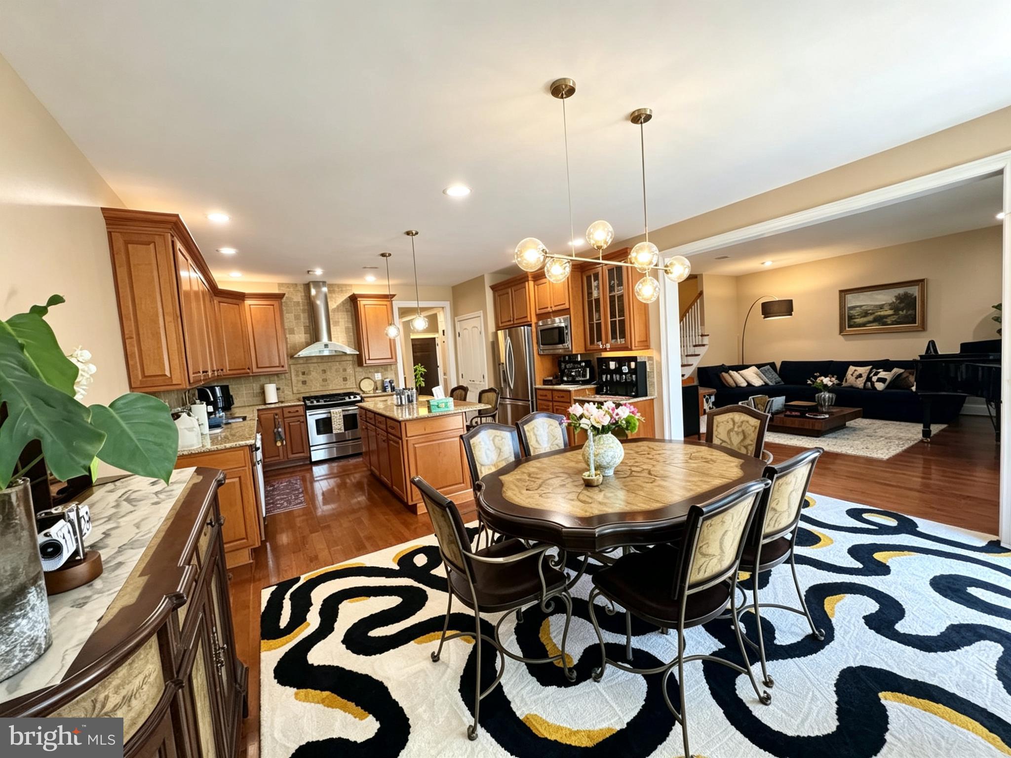 562 FARMDALE CIRCLE