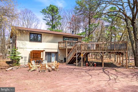 70 PINEKNOLL DRIVE LAKE HARMONY PA 18624