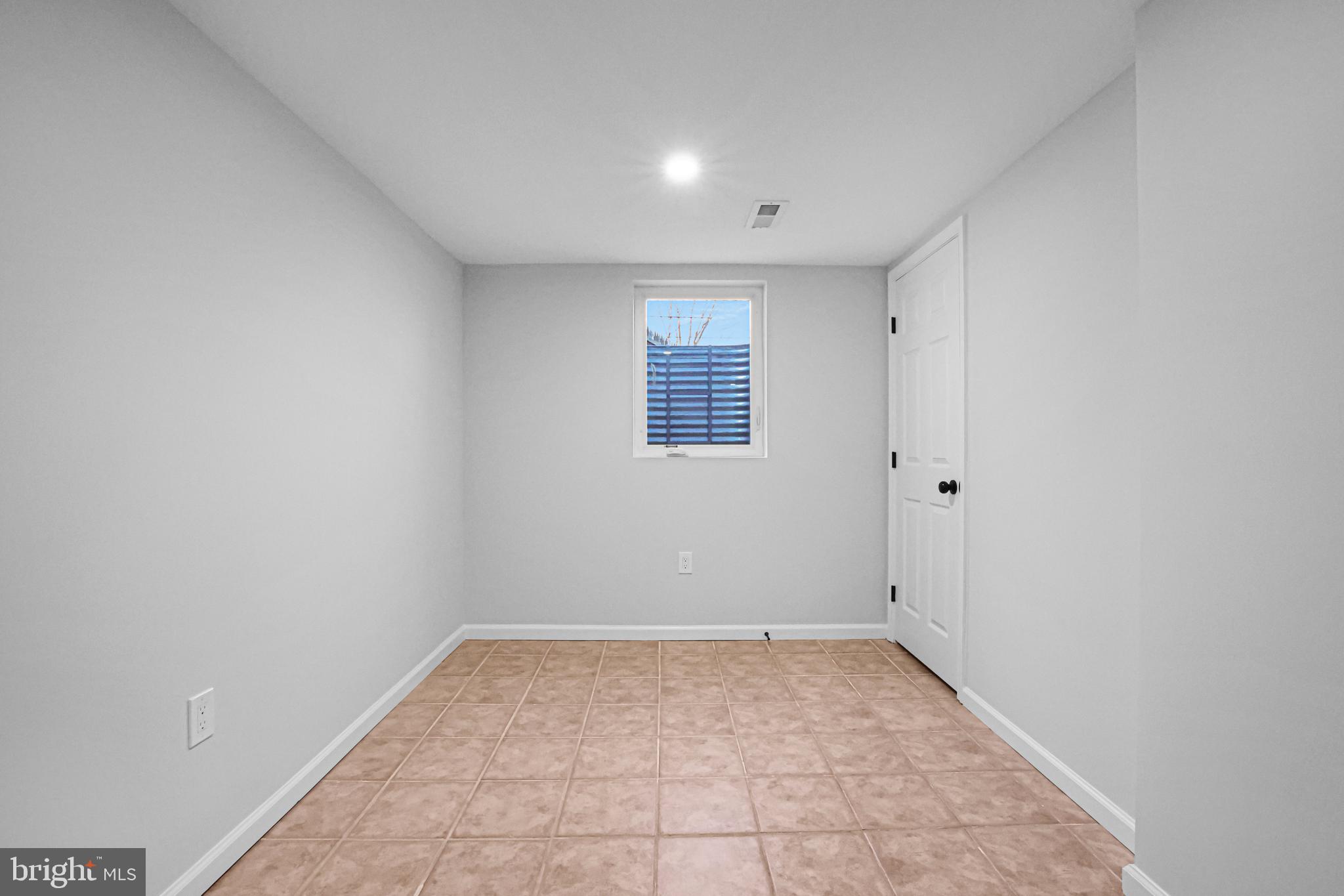 VEIRS MILL VILLAGE - Residential