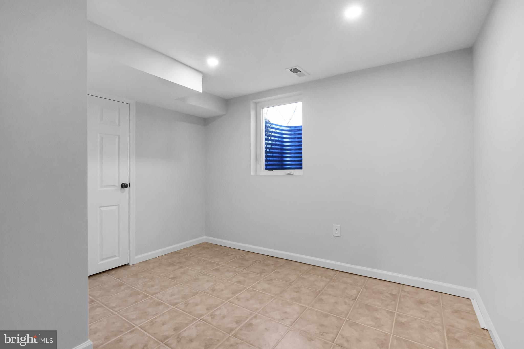 VEIRS MILL VILLAGE - Residential