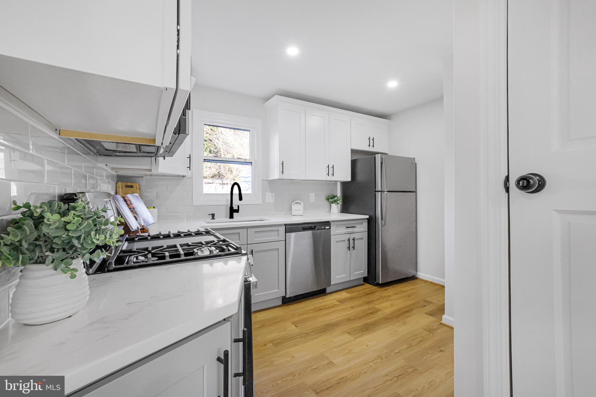 VEIRS MILL VILLAGE - Residential