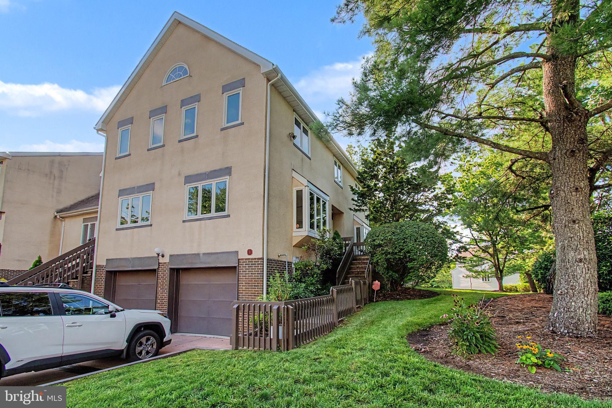 1 EXETER COURT