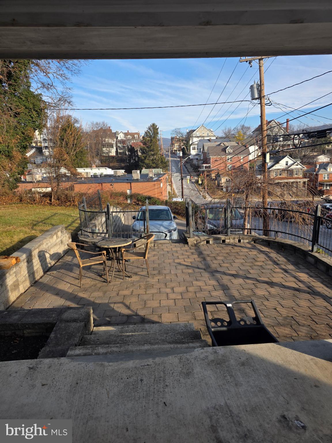 WEST SIDE - Residential