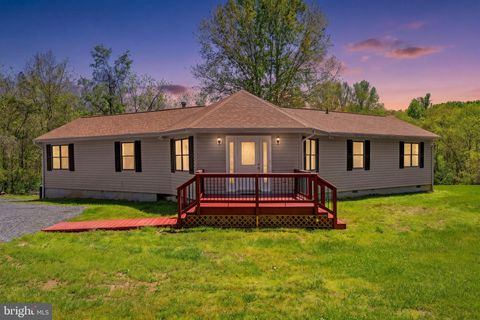 Photo of 8265 Opal Road, WARRENTON, VA 20186 (MLS # VAFQ2022012)