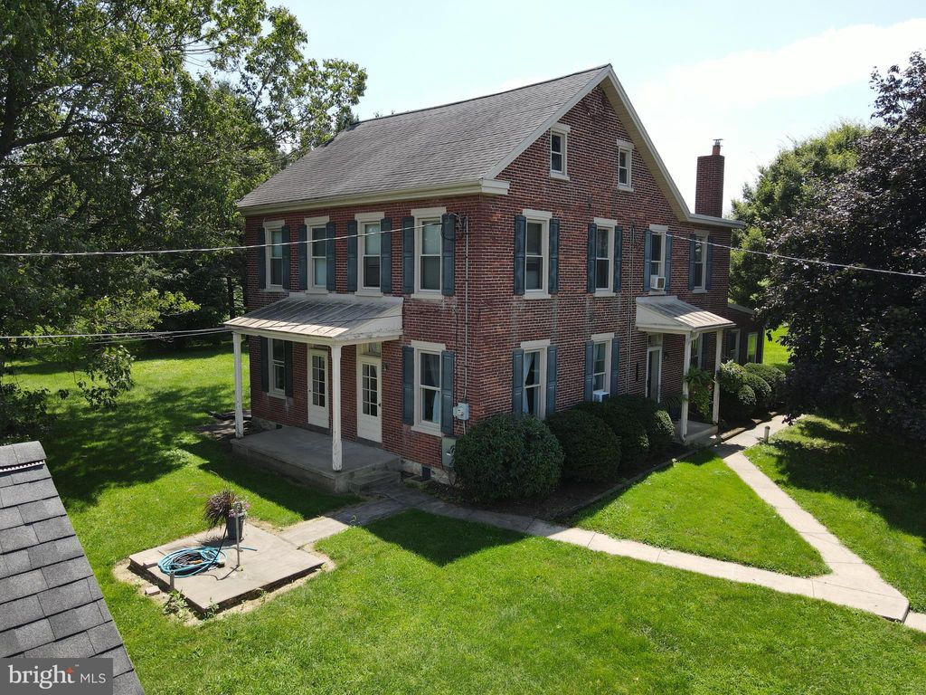 Photo of 866 Quarry Road, EAST PETERSBURG, PA 17520 (MLS # PALA2075946)