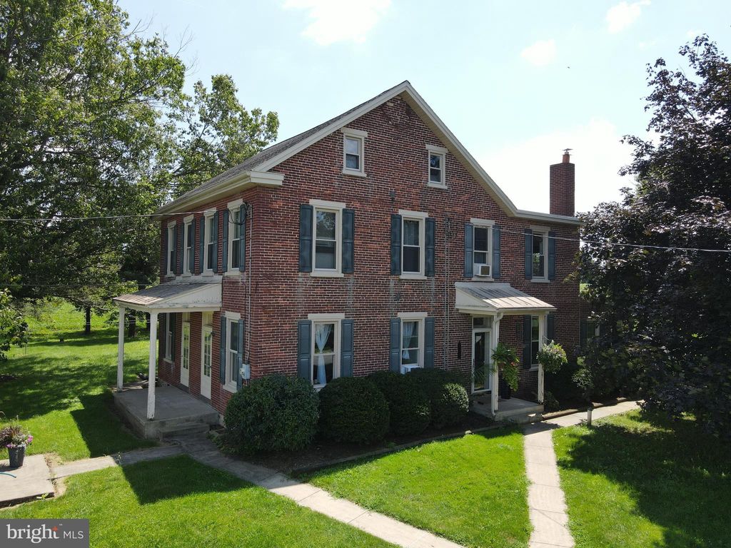 Photo of 866 Quarry Road, EAST PETERSBURG, PA 17520 (MLS # PALA2075946)