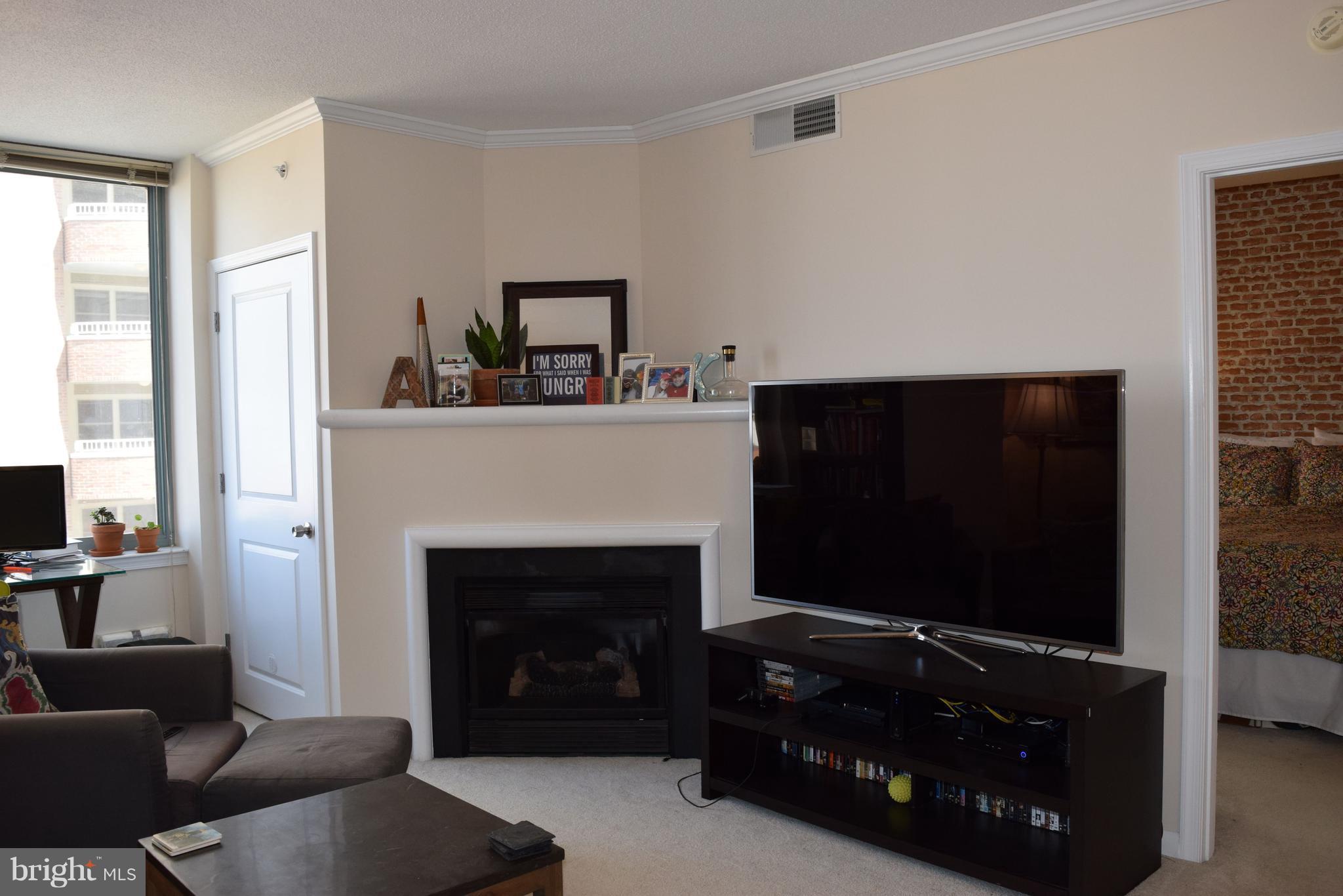 CONTINENTAL - Residential Lease