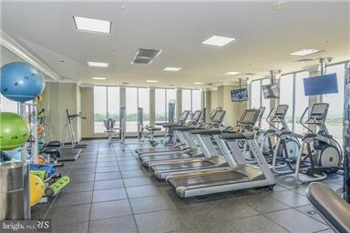 CONTINENTAL - Residential Lease